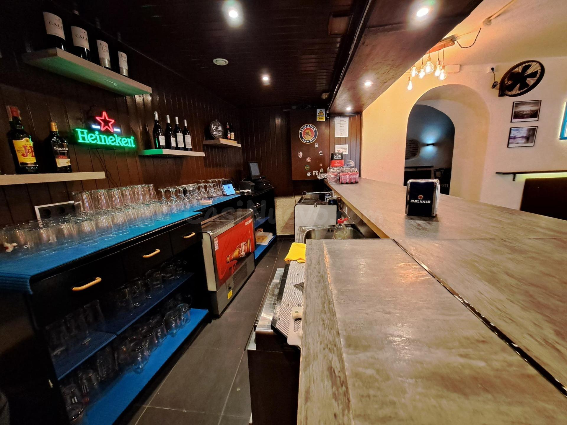 Local en Casco Historico con 144 m2 en una planta con licenc - foto 3