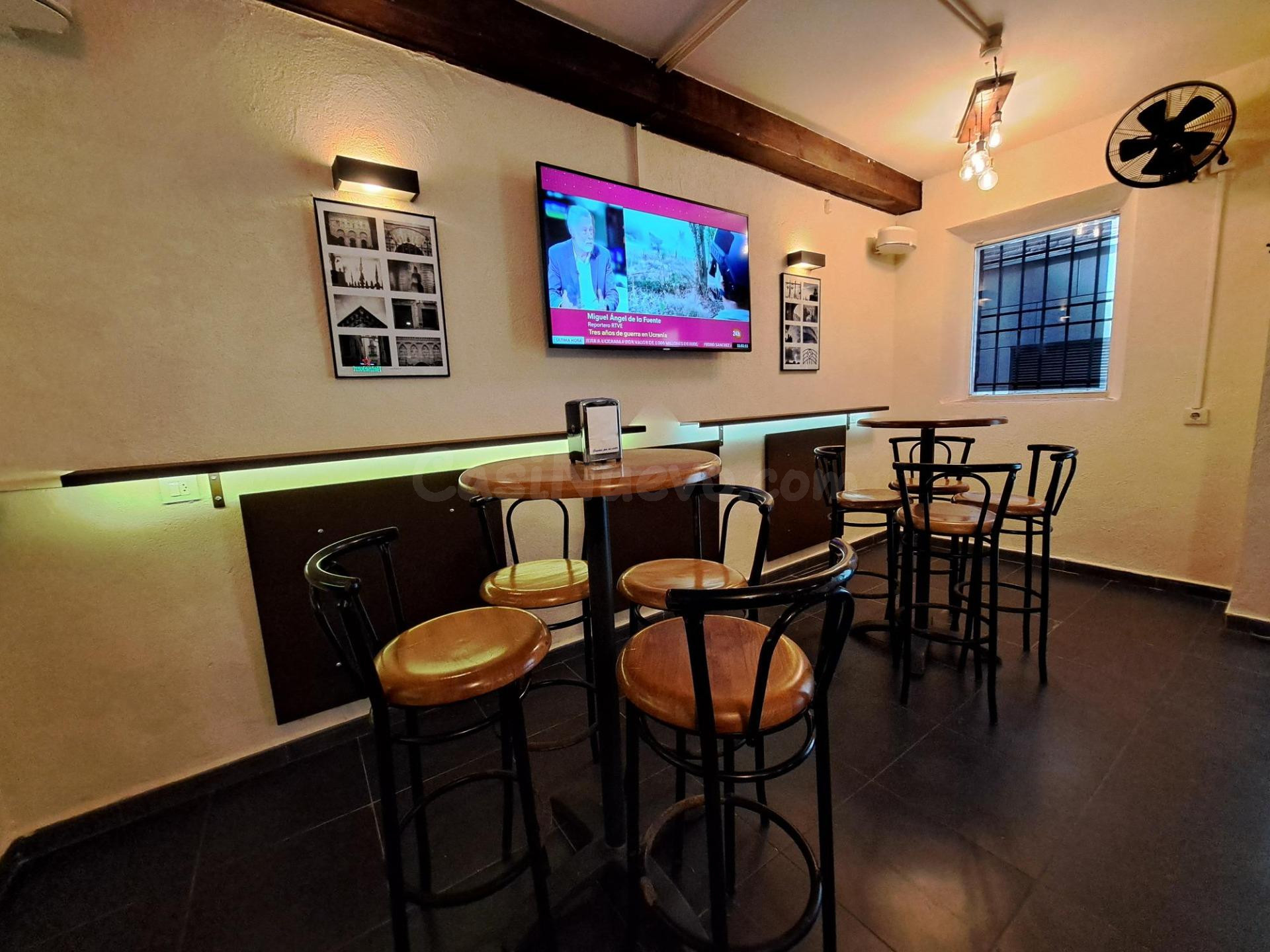 Local en Casco Historico con 144 m2 en una planta con licenc - foto 4