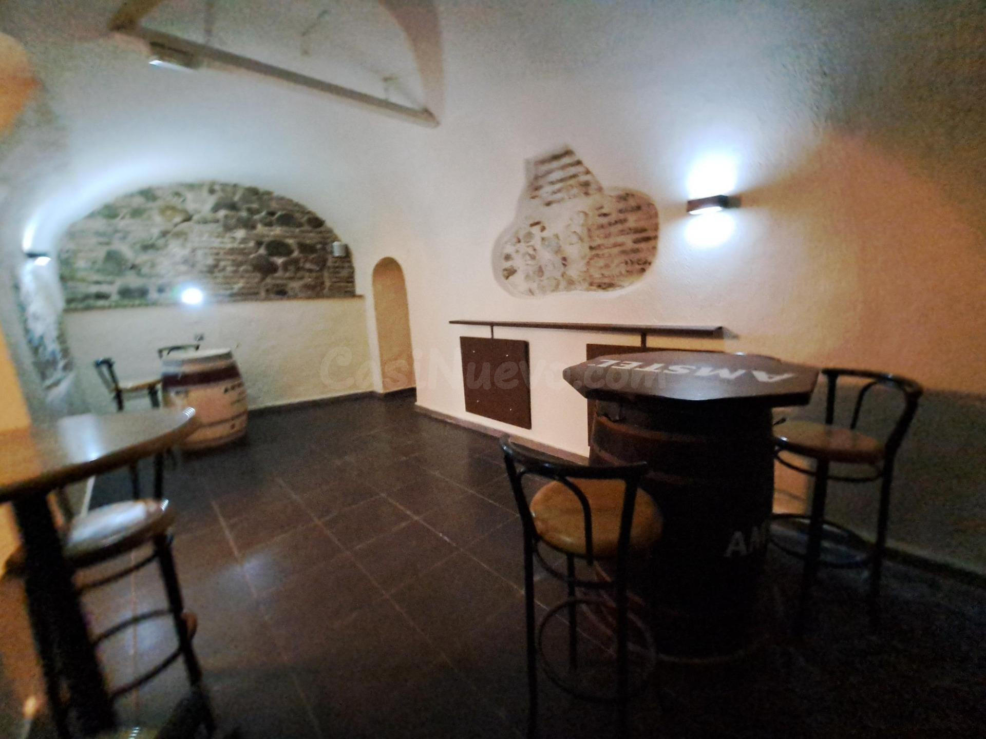 Local en Casco Historico con 144 m2 en una planta con licenc - foto 5