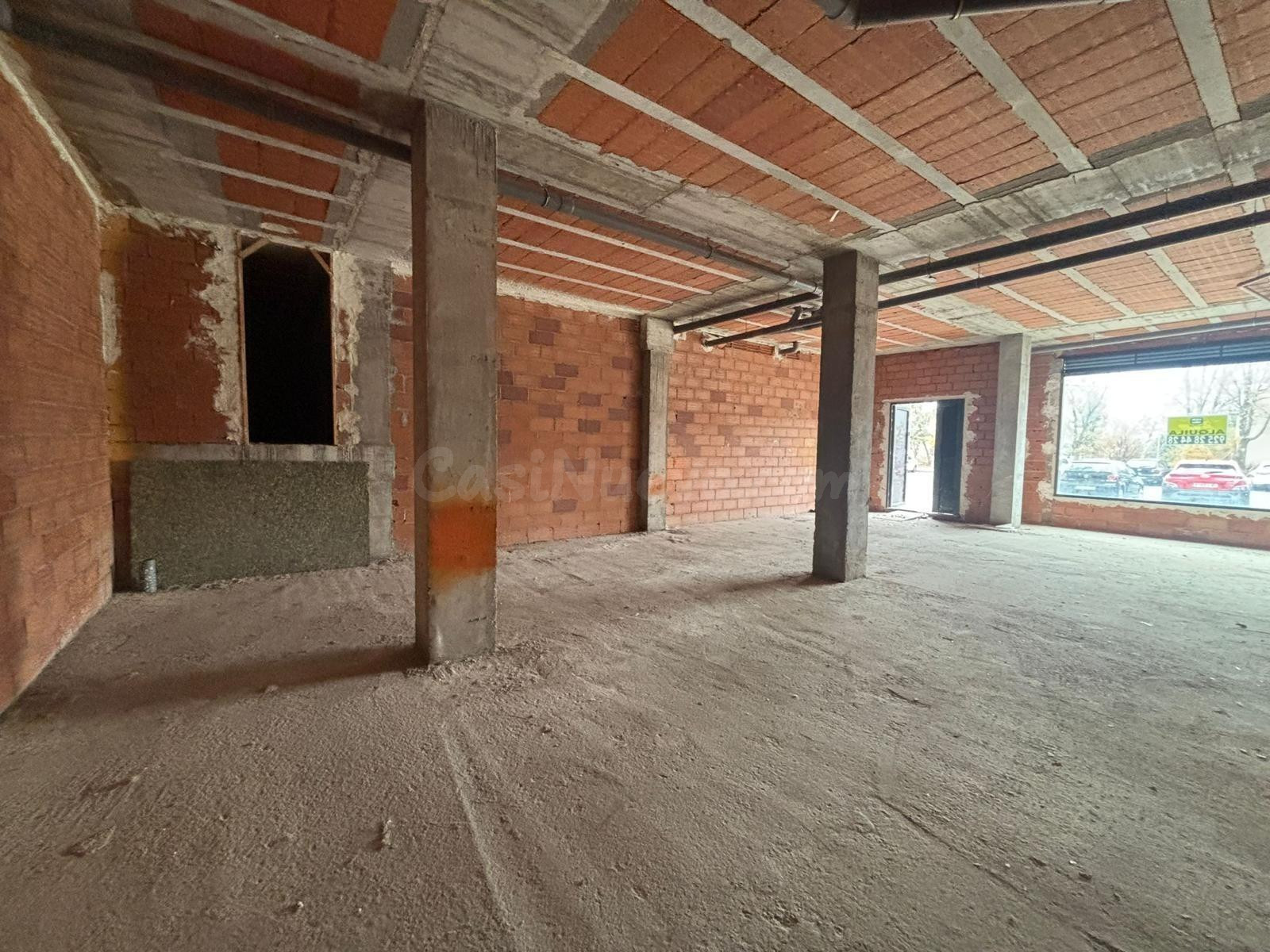 LOCAL COMERCIAL EN BRUTO, JUNTO AL NUEVO HOSPITAL. - foto 5