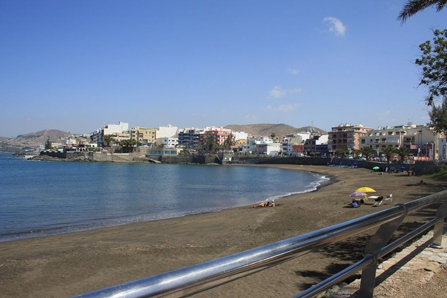 Canarias Paradise Real Estate – Local comercial de 129 m2 en alquiler a pie de calle en Arguineguín