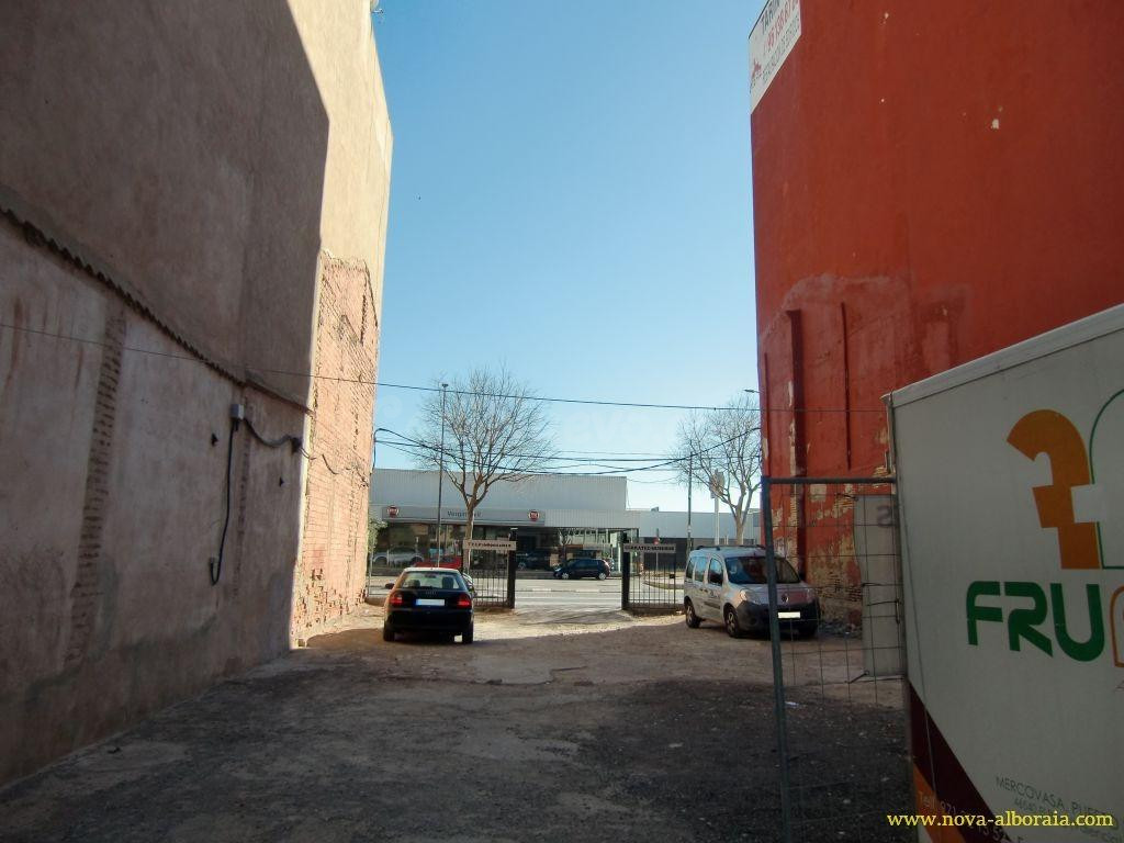 Solar 320m² en venta - carretera barcelona - foto 2