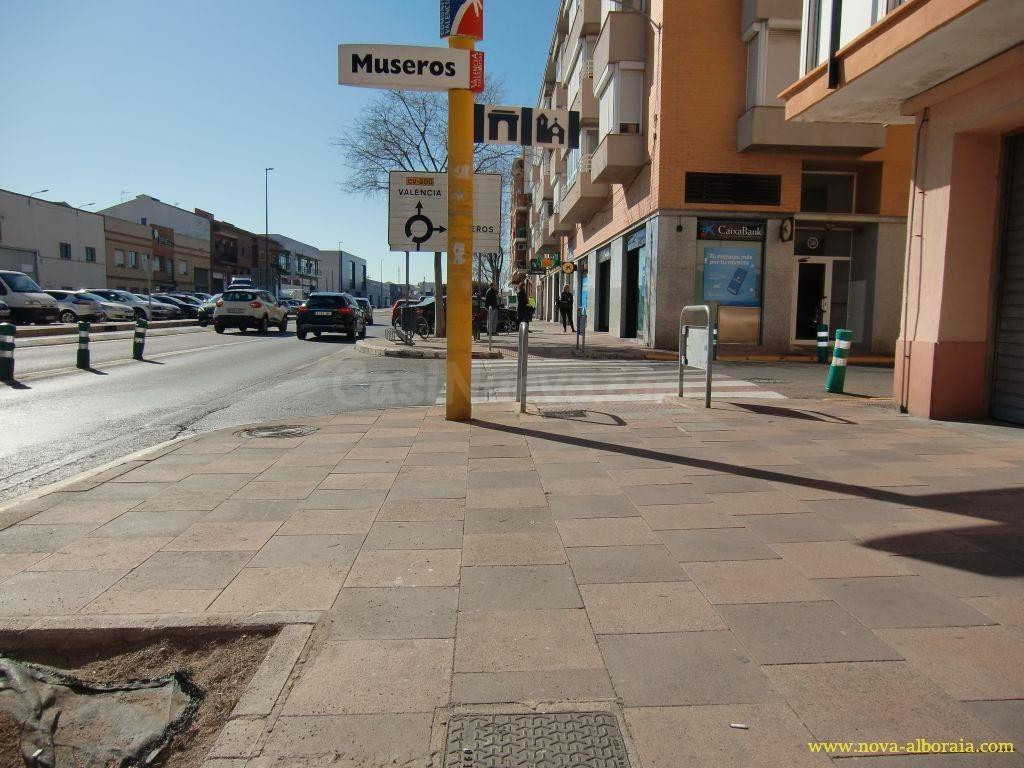 Solar 320m² en venta - carretera barcelona - foto 5
