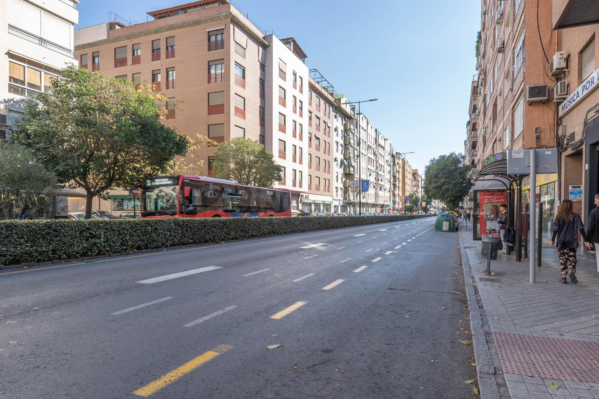 Gran piso en camino de ronda frente a universidad de ciencias