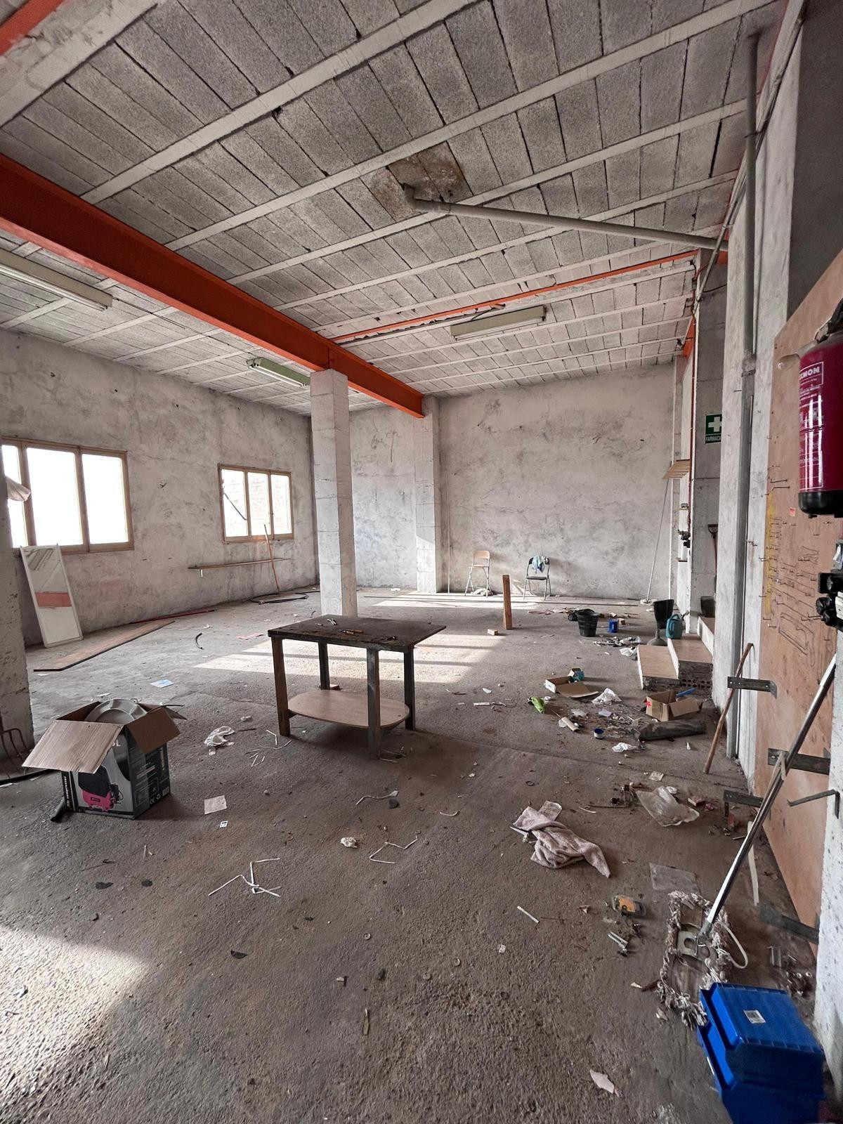 LOCAL COMERCIAL, TIENDA Y ALMACÉN EN CERVERA – GRAN OPORTUNI - foto 4