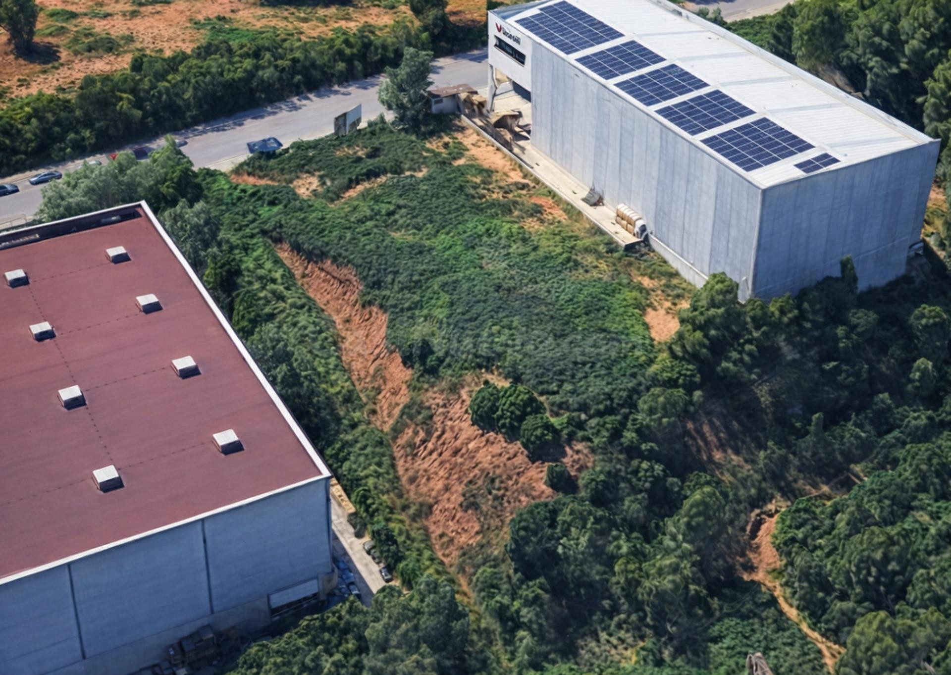 SOLAR INDUSTRIAL EN RUBI DE 2523 M2 EN RUBÍ SUD - foto 2