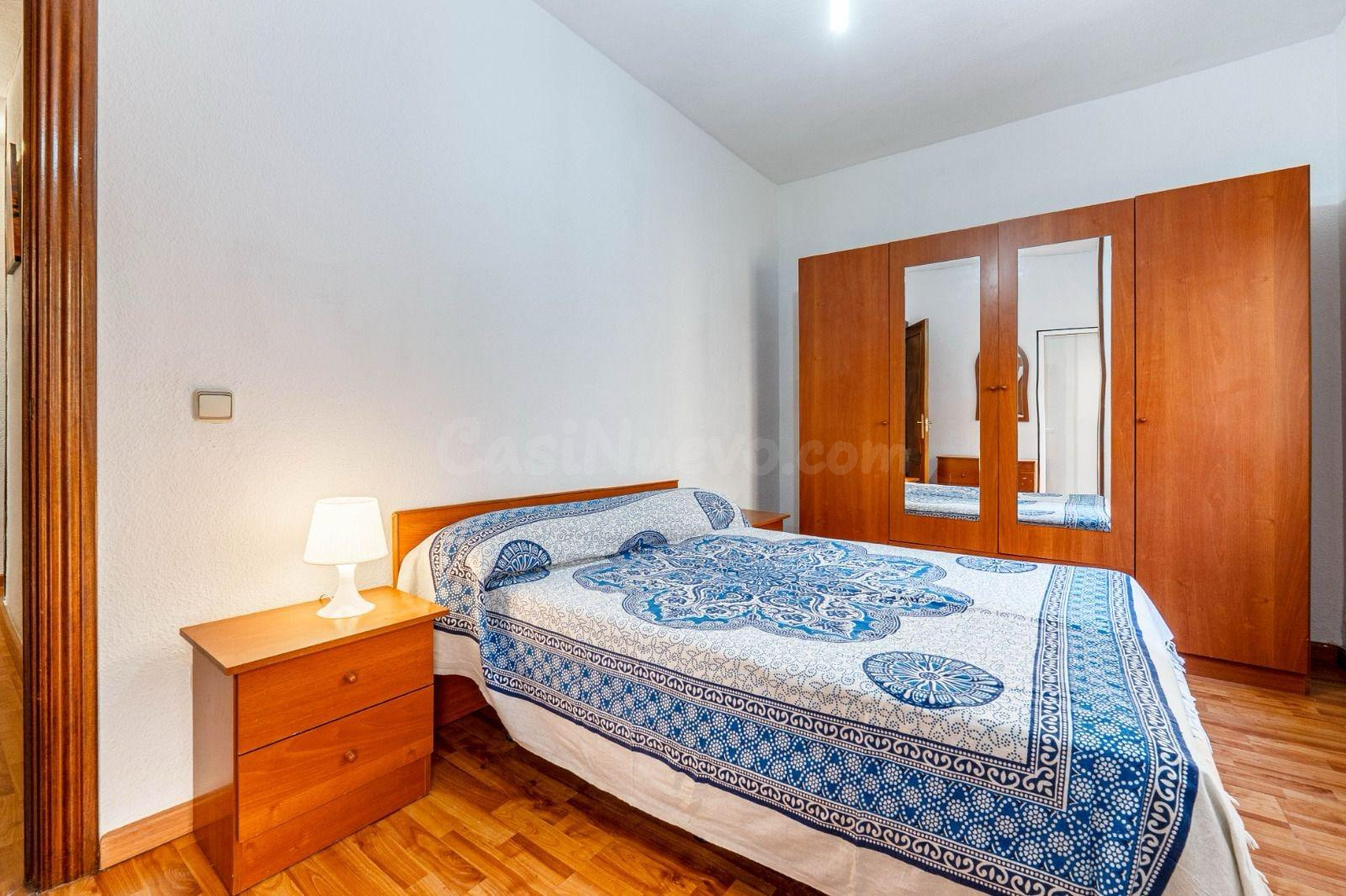 ***SE ALQUILA PISO POR habitaciones 350 € X habitación EN CALLE AGUSTINA ARAGÓN DISPOIBLE A PARTIR DE JUNIO***