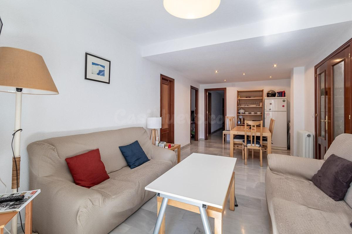 ¡¡Fantástico piso de 7 habitaciones en Bola de Oro!!