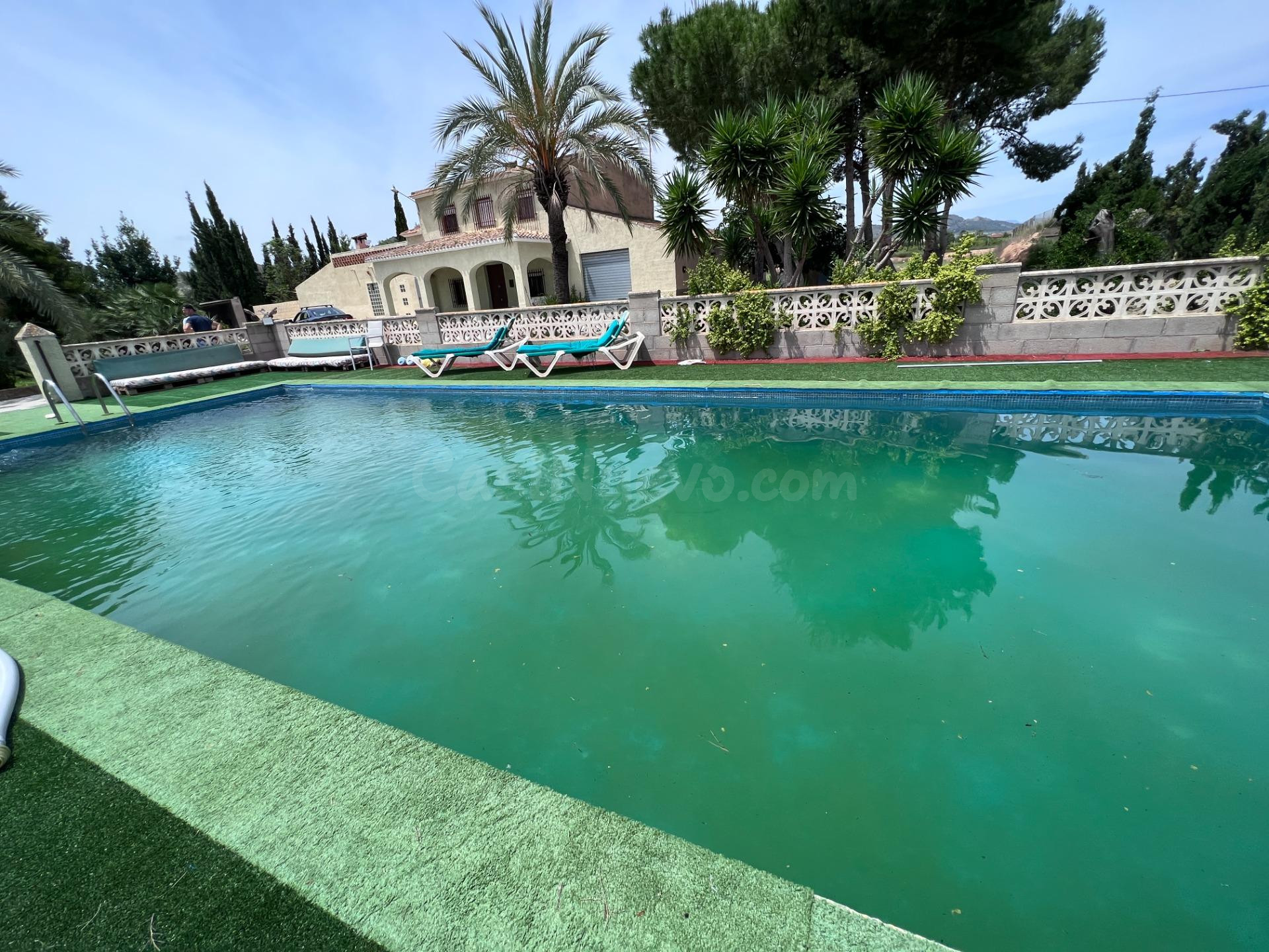EL PARAISO EN LA HORNA