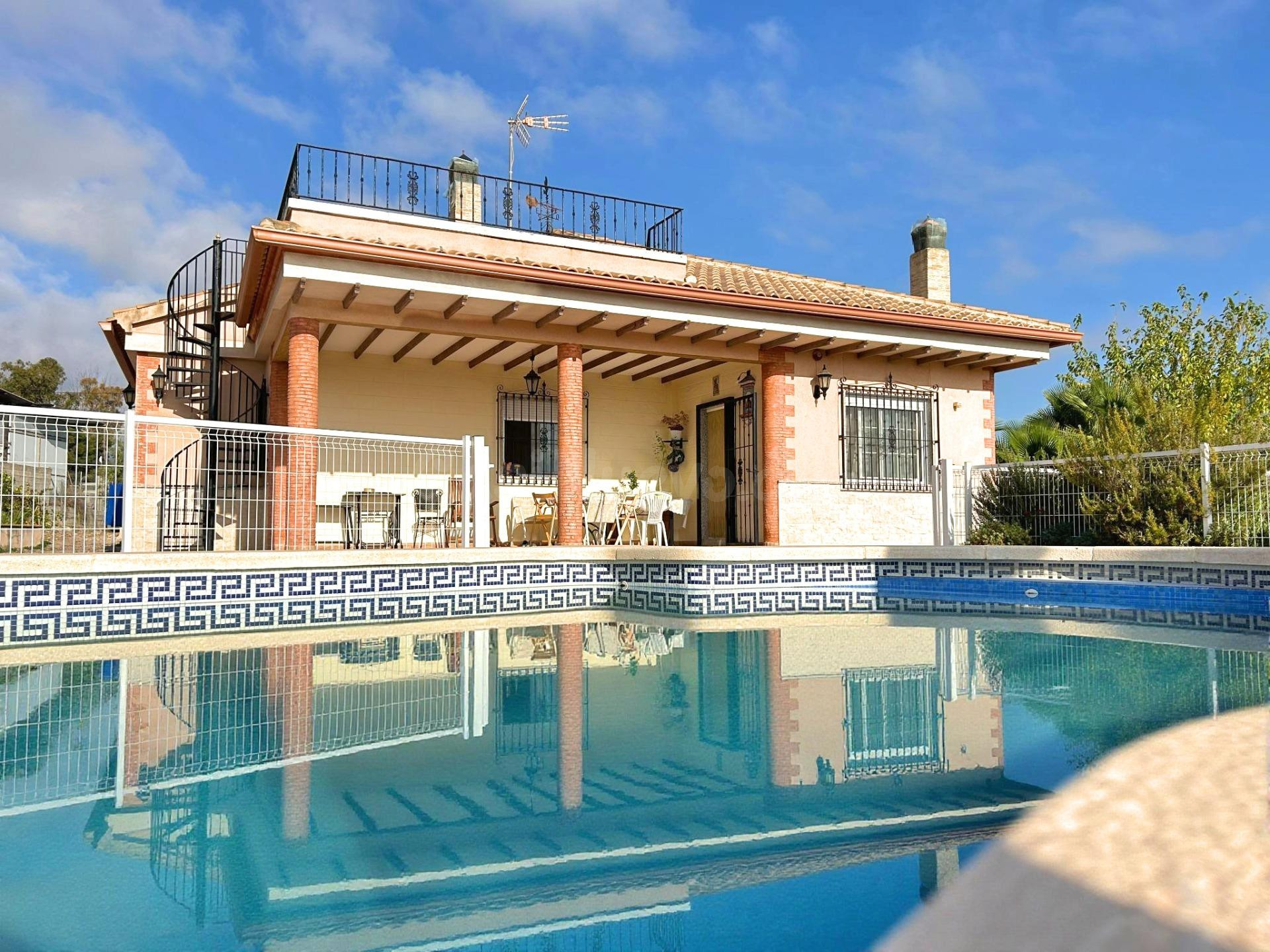 Chalet Premium a 4 min de Novelda: Acabados Top, Piscina y V