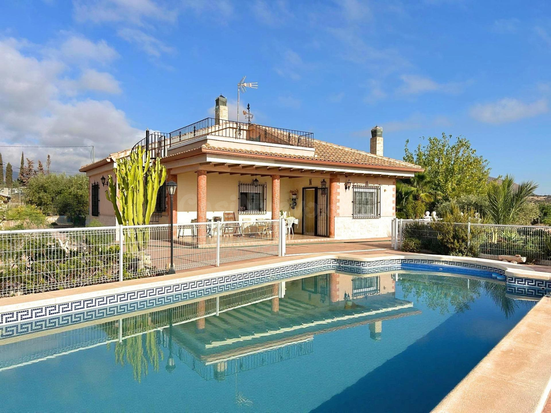 Chalet Premium a 4 min de Novelda: Acabados Top, Piscina y V - foto 2