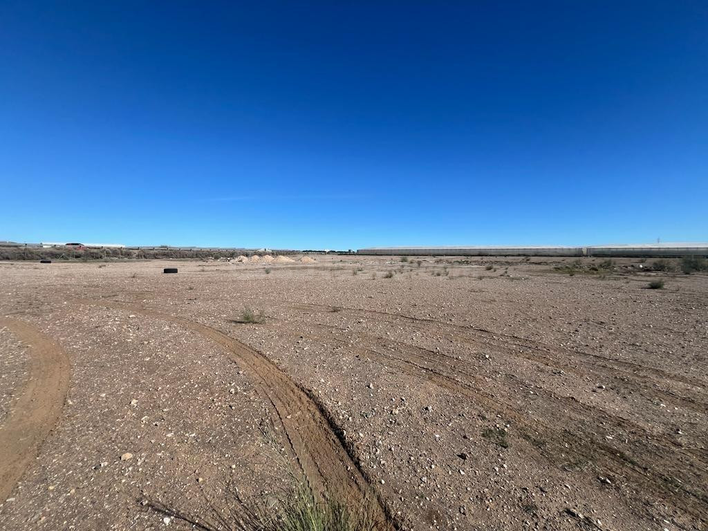 Terreno con uso industrial perfecta situación