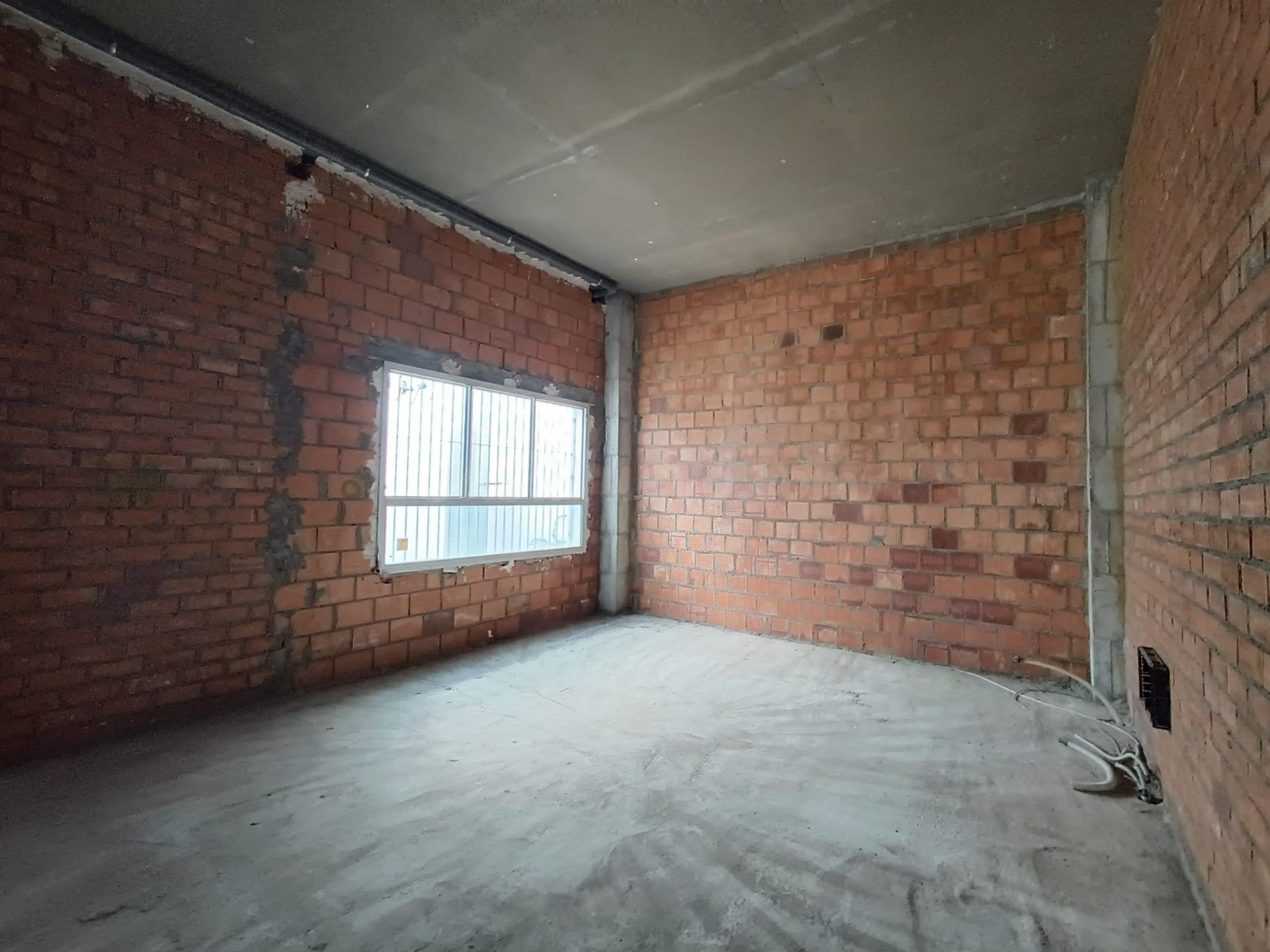 Local comercial 100m² en alquiler - HUERCAL LOS PINOS - foto 3