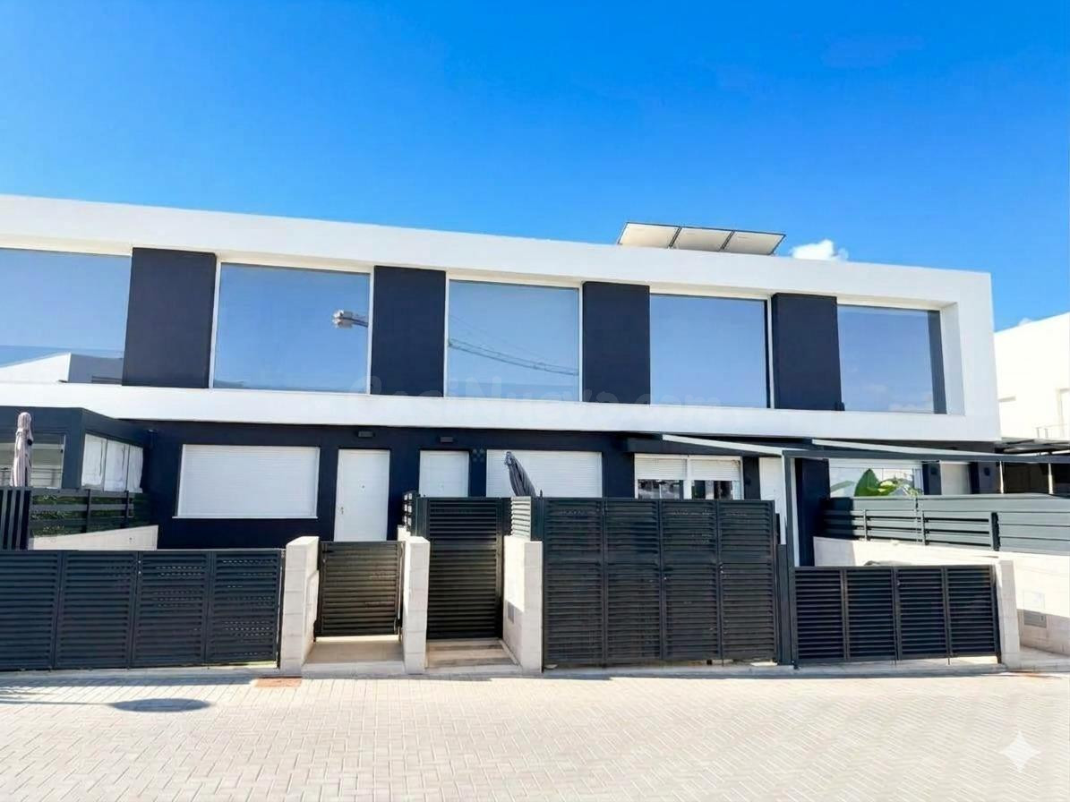 AQUÍ TIENES UN ALQUILER DIFERENTE PARA TI, APARTAMENTO DÚPLEX..
