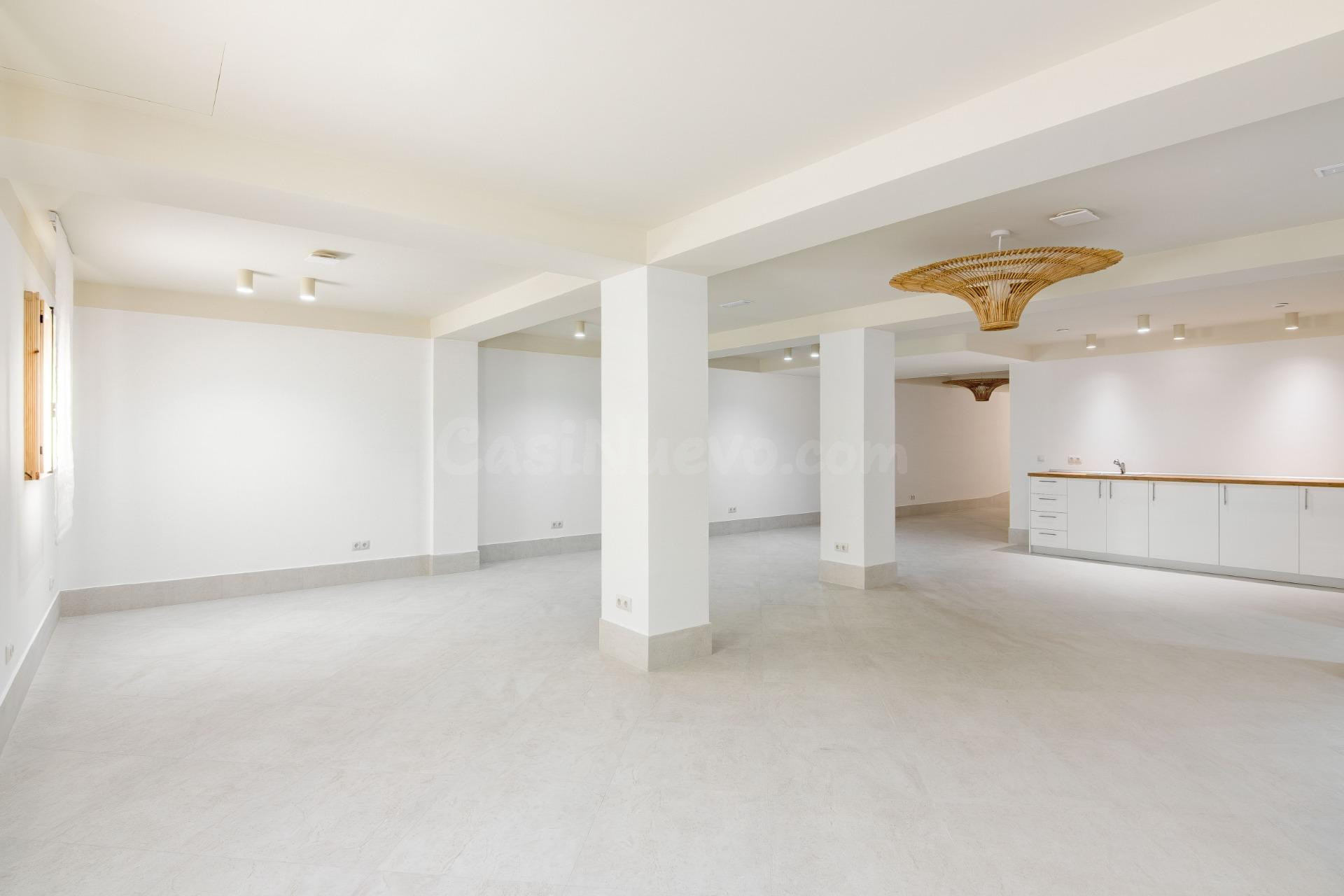 Amplio local comercial de 123m2, totalmente reformado en Zona de Bellas Vistas.