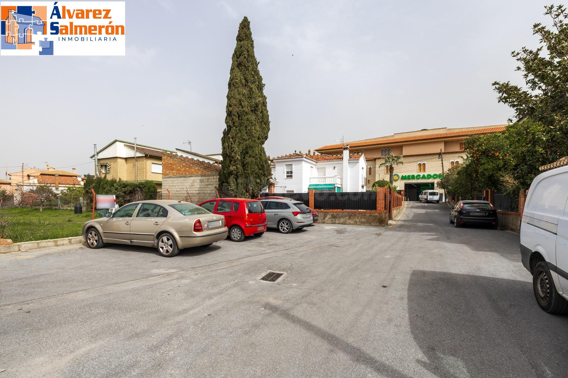 Solar urbano para construir tu chalet en la entrada de Cájar, frente Mercadona
