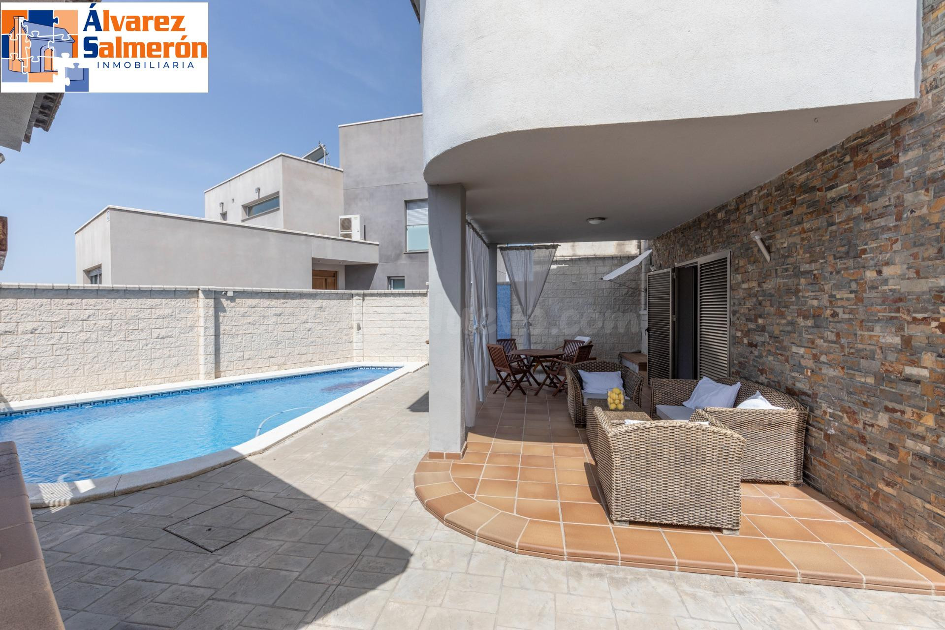¡ESPECTACULAR CHALET INDEPENDIENTE MODERNO CON PISCINA PRIVA - foto 3