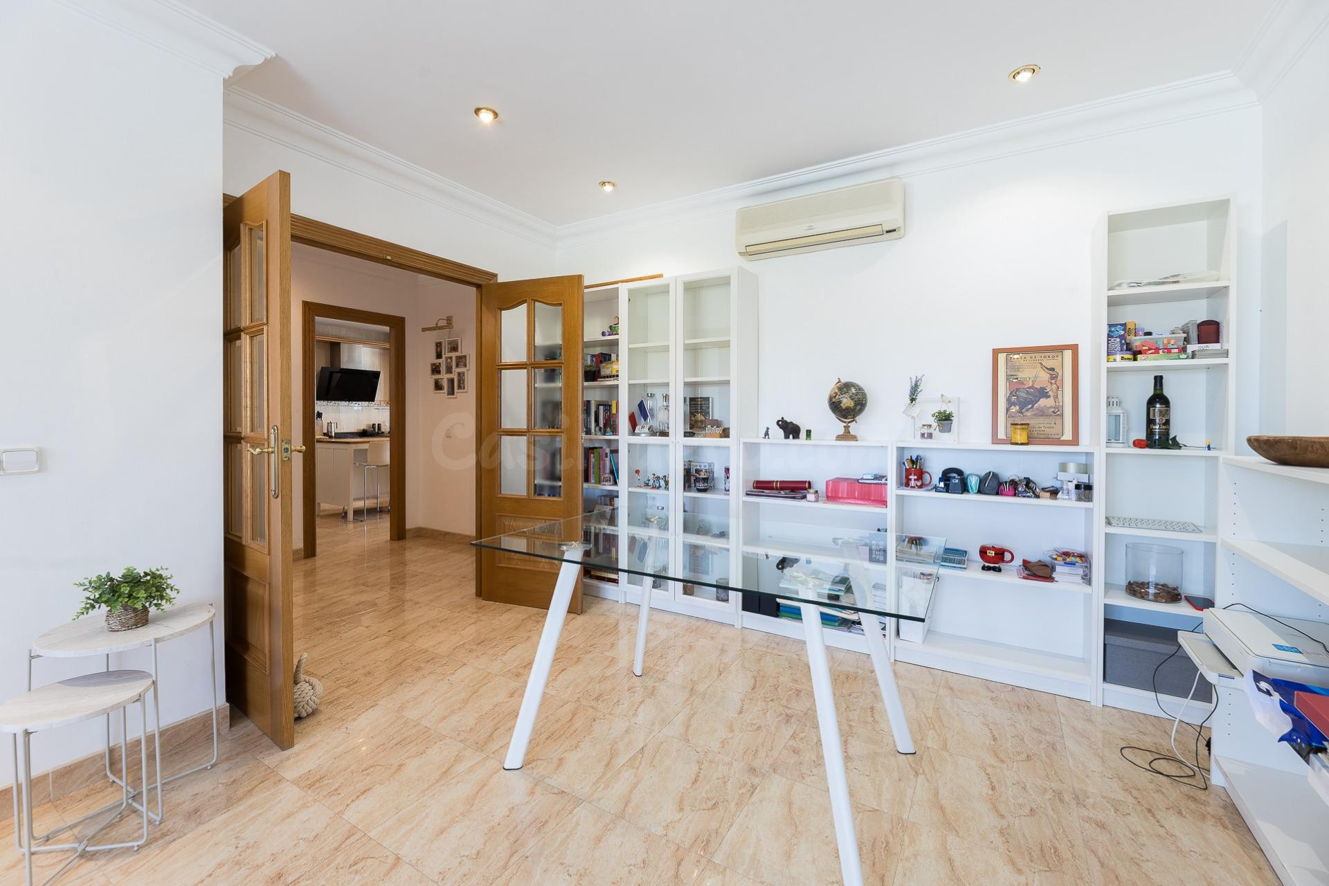 BONITO CHALET UNIFAMILIAR DE 5 DORMITORIOS Y AMPLIAS TERRAZA - foto 5