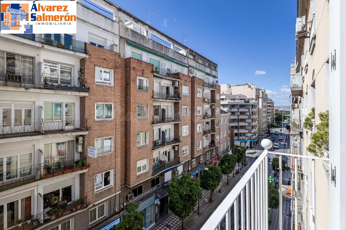PISO COMPLETAMENTE REFORMADO EN CALLE RECOGIDAS