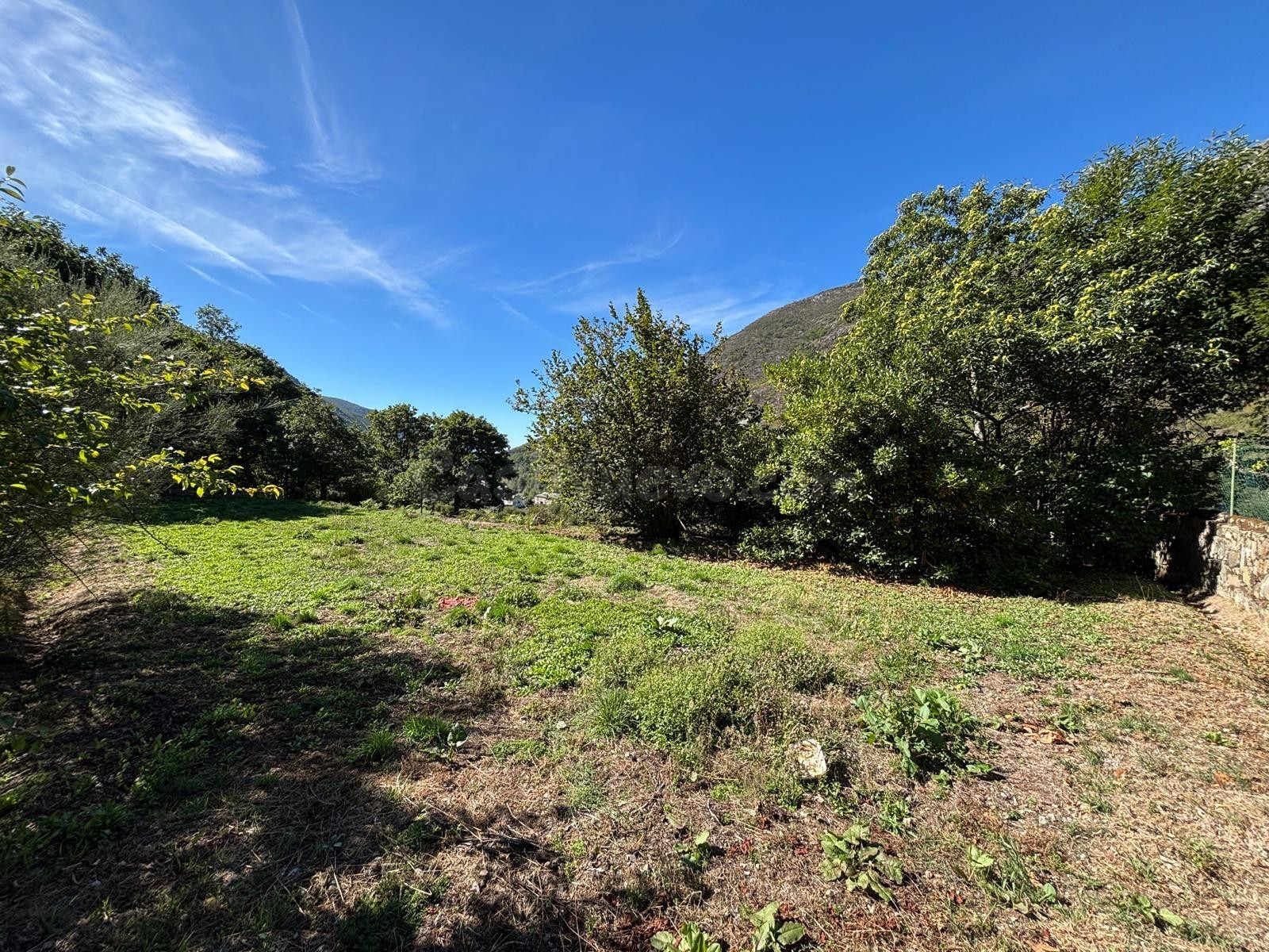 Venta de casa con finca en Valdeprado - foto 4