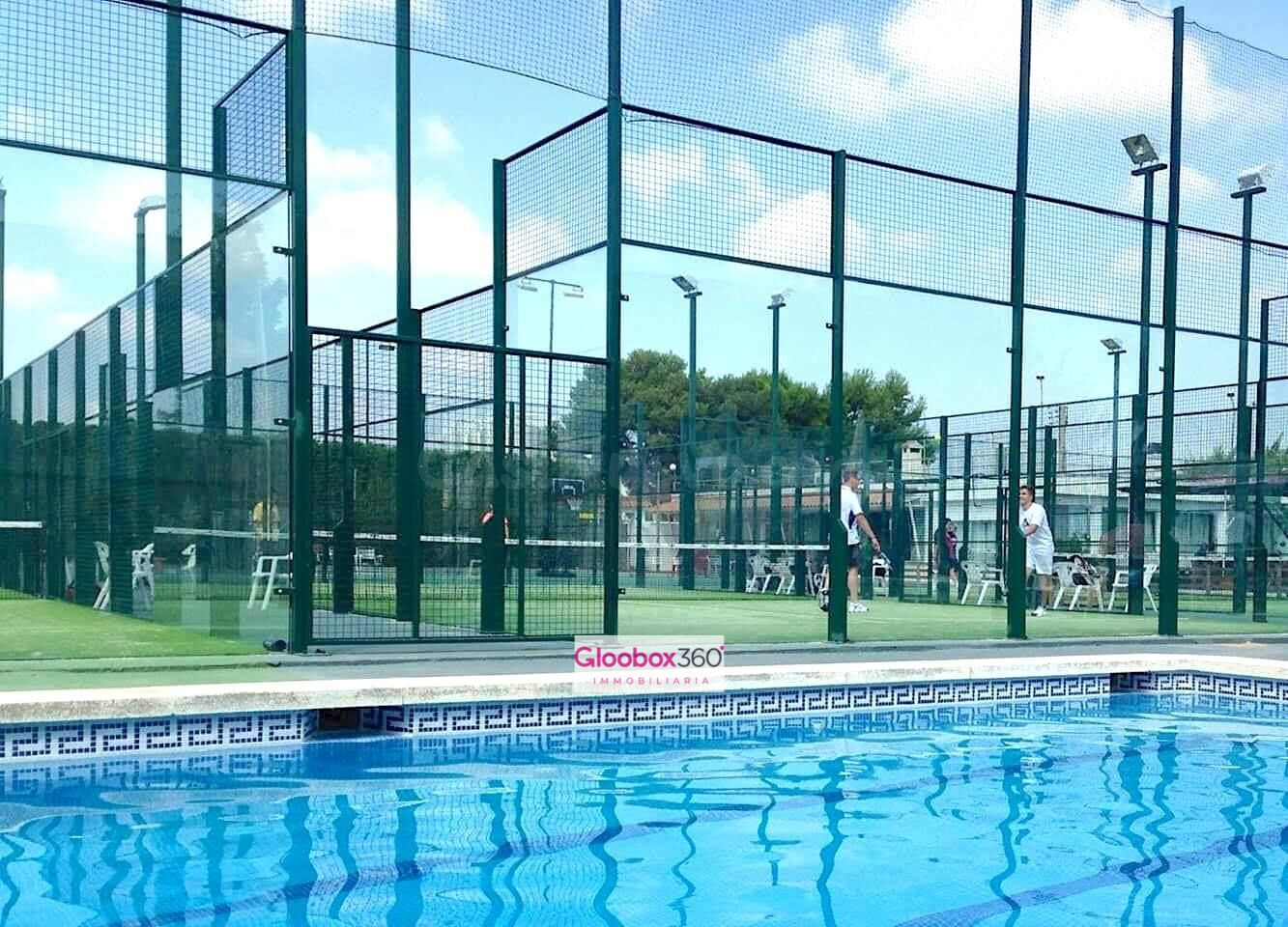 ⚡ RESTAURANTE + 3 PISTAS DE PÁDEL + EVENTOS + FIESTAS + EXPANSIÓN Todo montado, todo preparado: entra, abre y empieza a facturar.