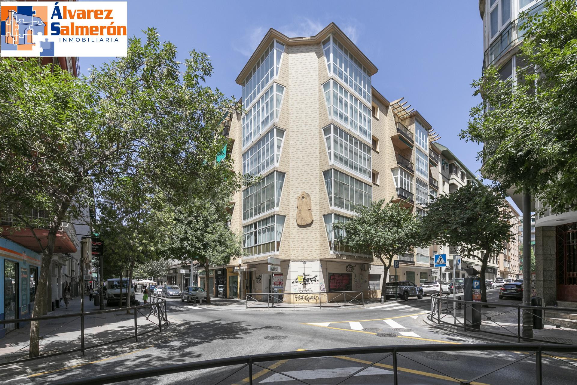 ✨ EXCLUSIVO PISO DE 253 m2 EN GRANADA CENTRO – 2.800 €/MES DE RENTABILIDAD
