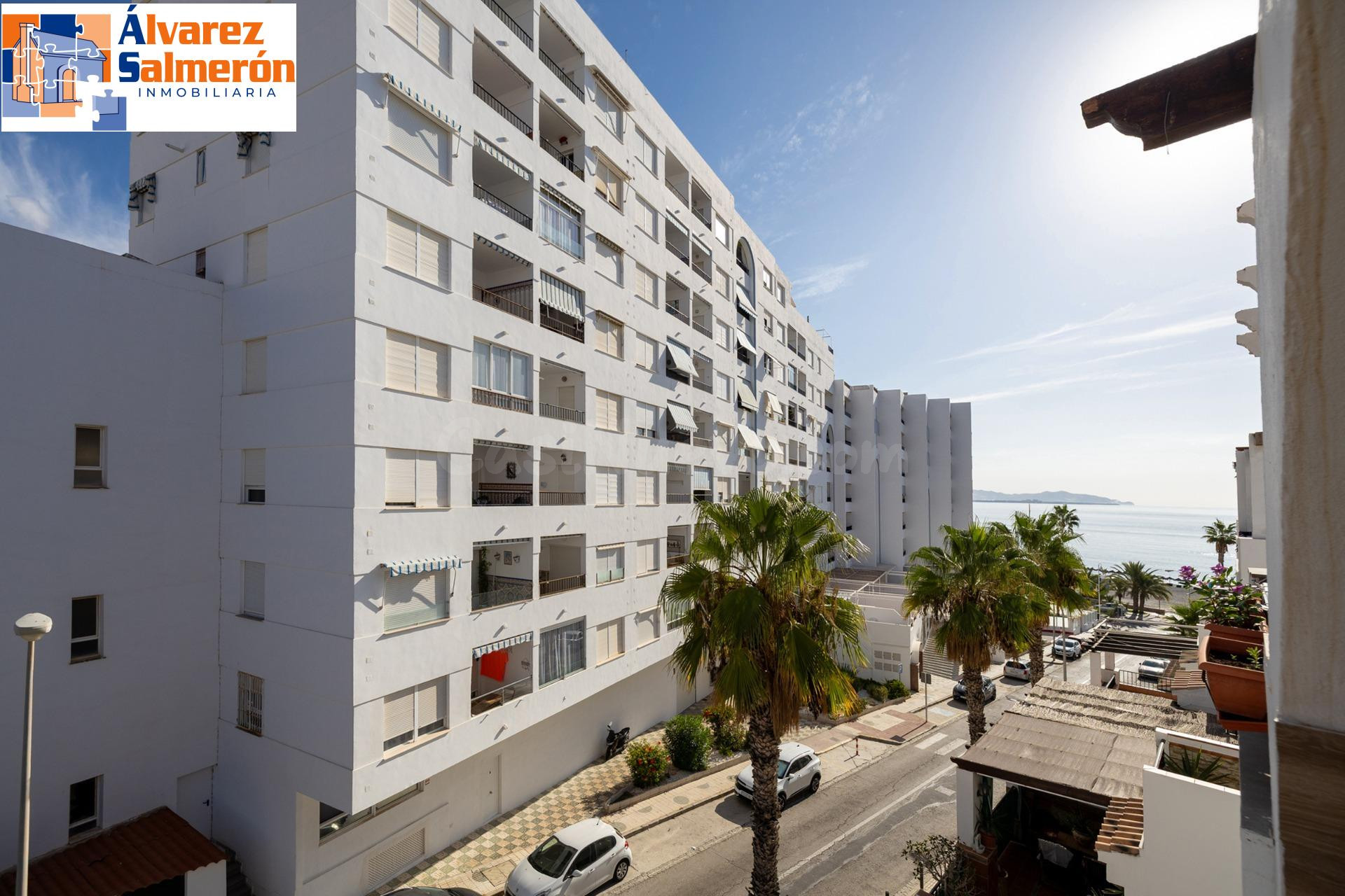 Dúplex de 4 dormitorios con vistas al mar, terraza y piscina en Velilla-Taramay