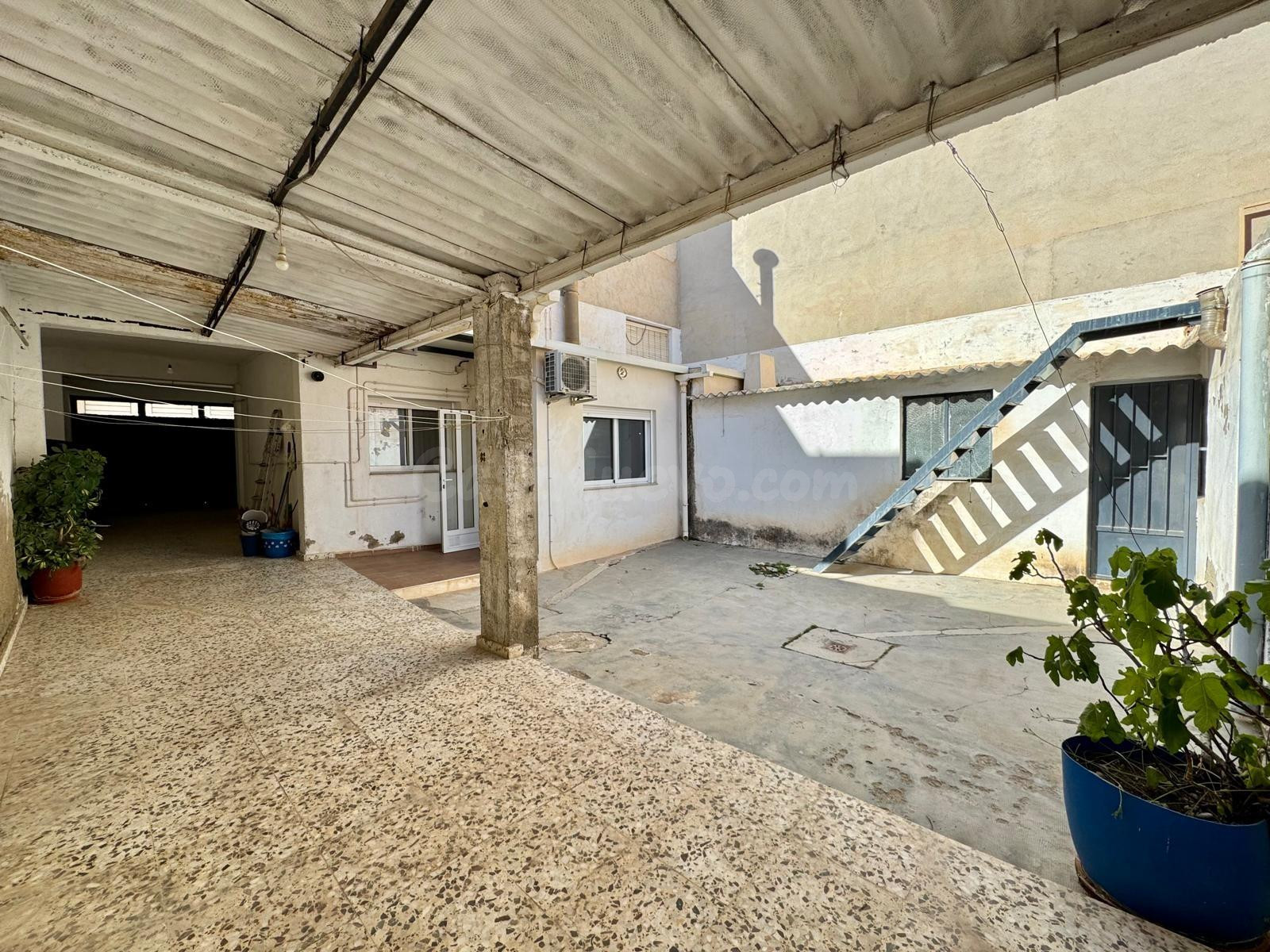 Amplia Casa en Alhama de Murcia con Patio y Terraza Independiente