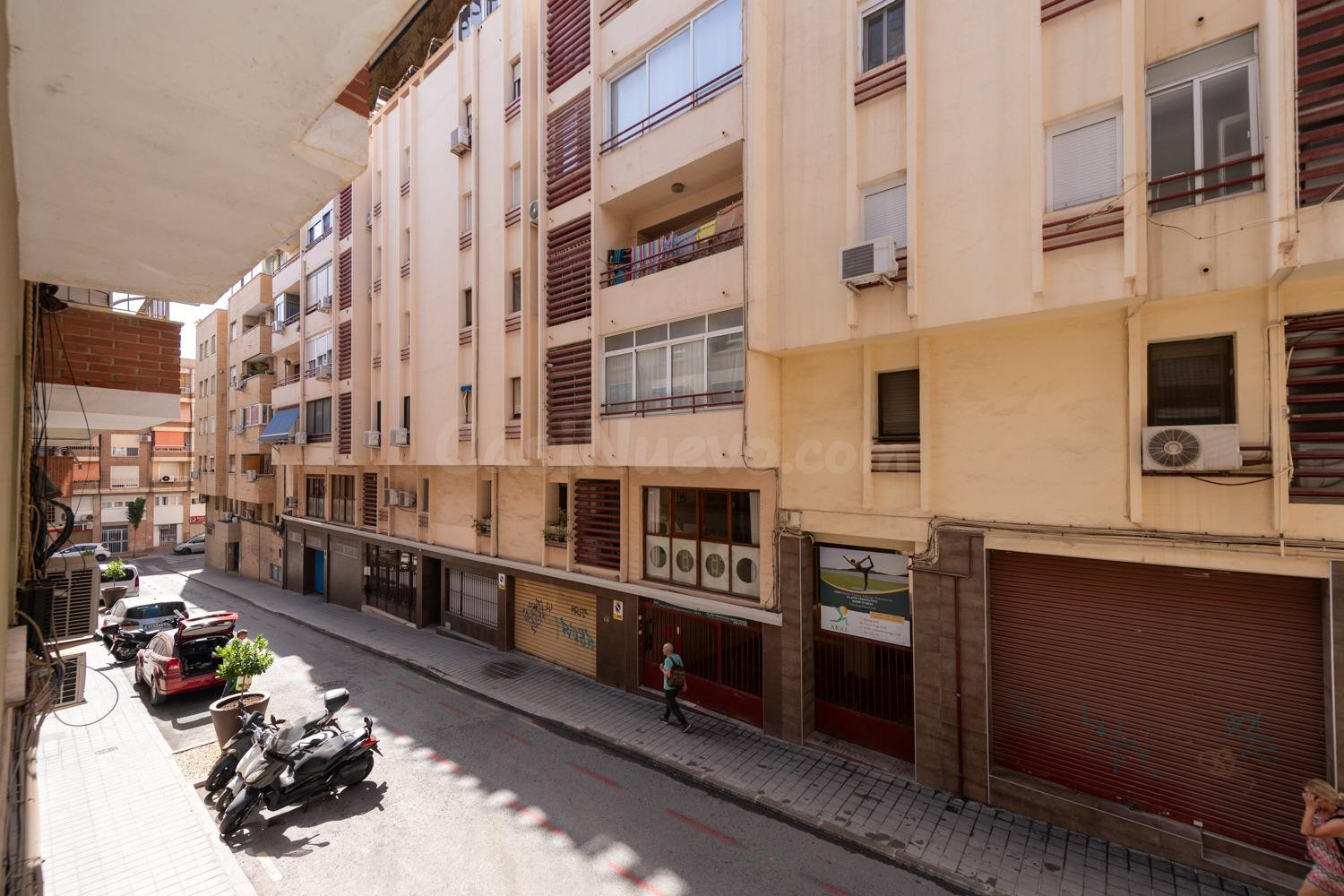 Acogedora entreplanta con patio privado junto a la Estación Central de Alicante