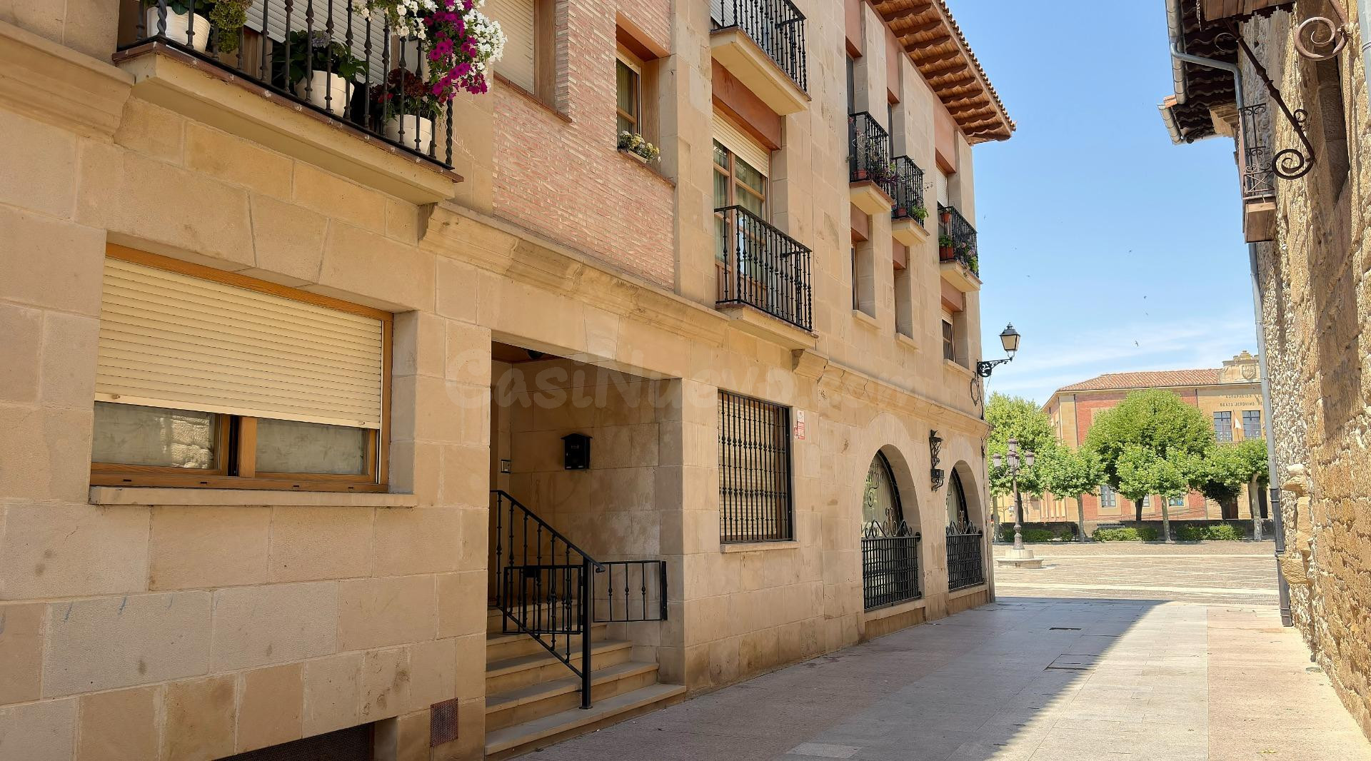 Adosado céntrico para entrar a vivir con entrada independien