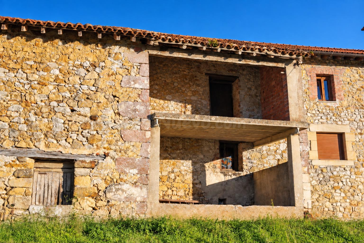 CASA DE PIEDRA CON CORRALADA ORIENTADA AL SUR EN TOPORIAS. - foto 3