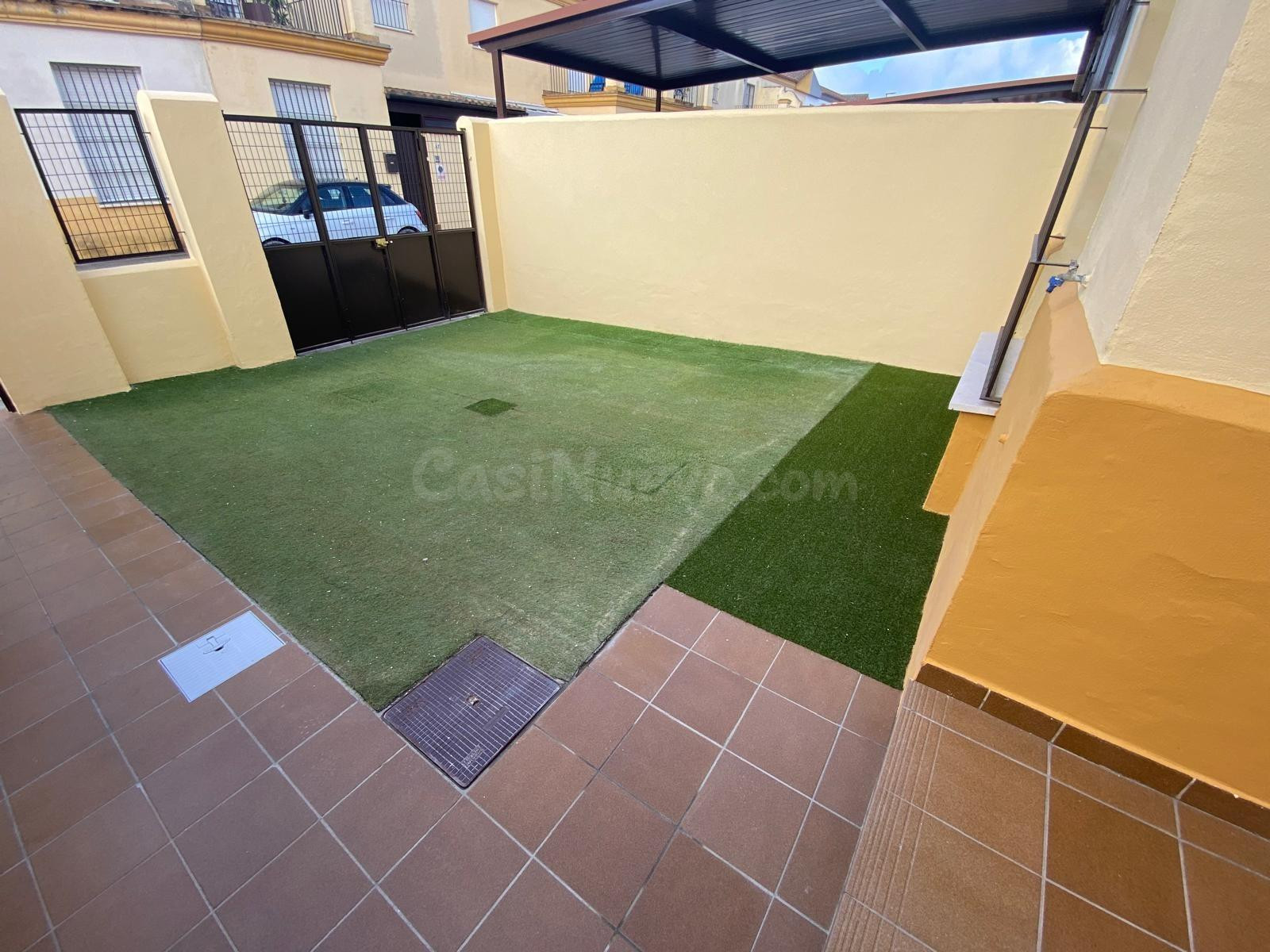 ADOSADO  CON PATIO Y GARAJE EN LA ZONA DEL BOTÁNICO