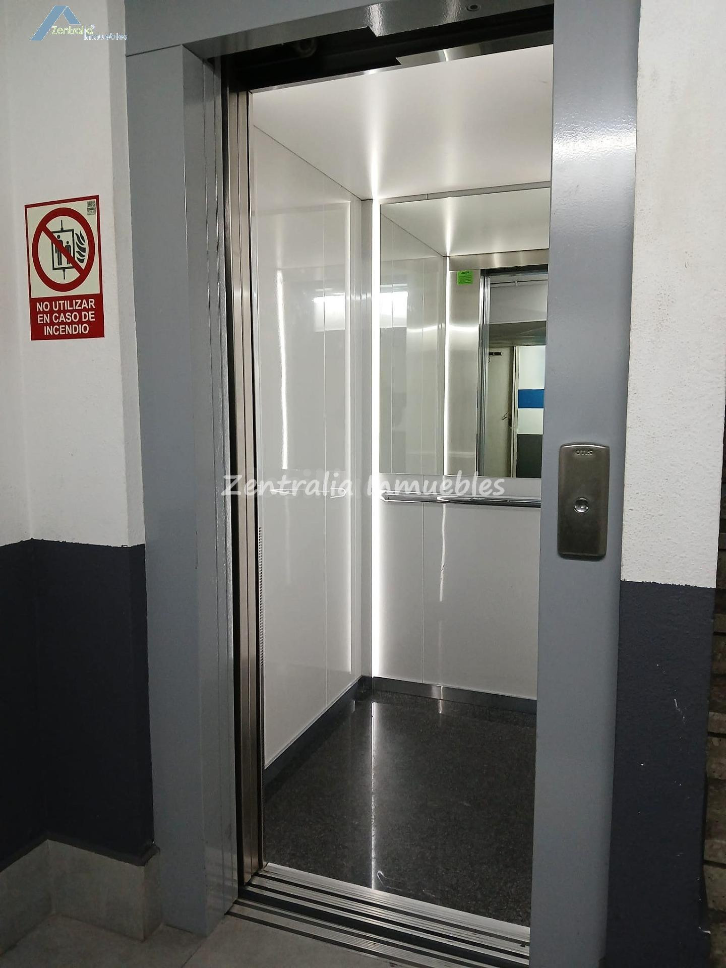 PLAZA APARCAMIENTO URB. RESIDENCIAL PARAISO - foto 2