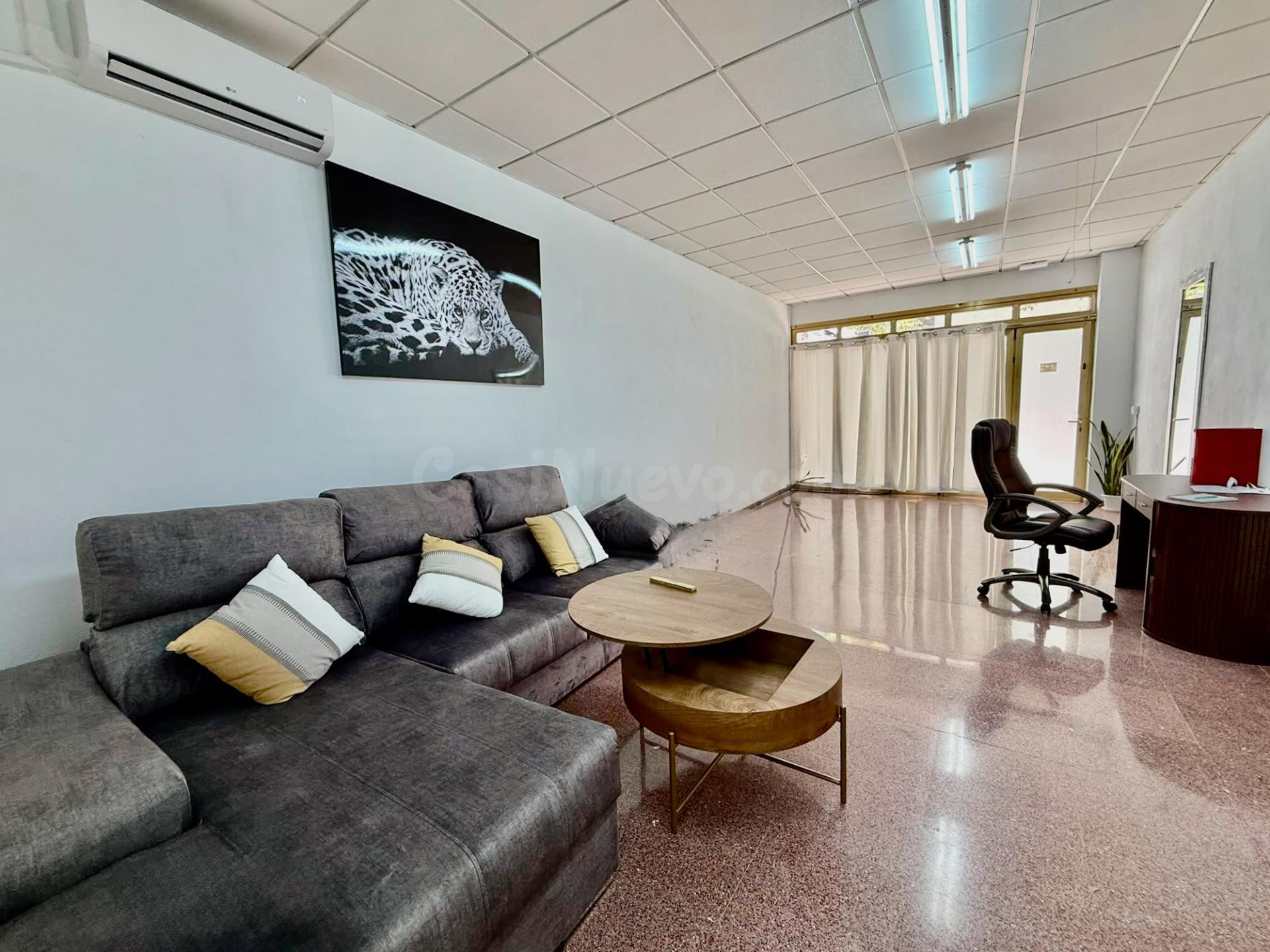 LOCAL COMERCIAL REFORMADO CON TERRAZA DE 45 M2 CERCA DE LOS JUZGADOS DE BENIDORM