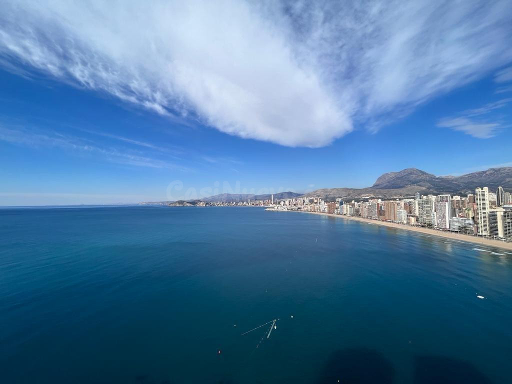 GRAN APARTAMENTO DE 2 habitaciones 2 BAÑOS CON LAS MEJORES VISTAS DE BENIDORM