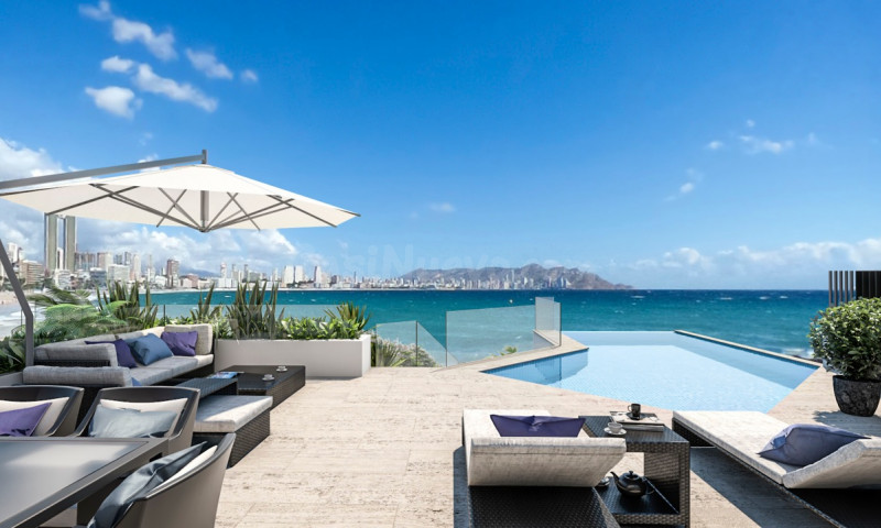 PRIMERA LÍNEA DE PLAYA EN BENIDORM Y CON PISCINA PRIVADA!!!