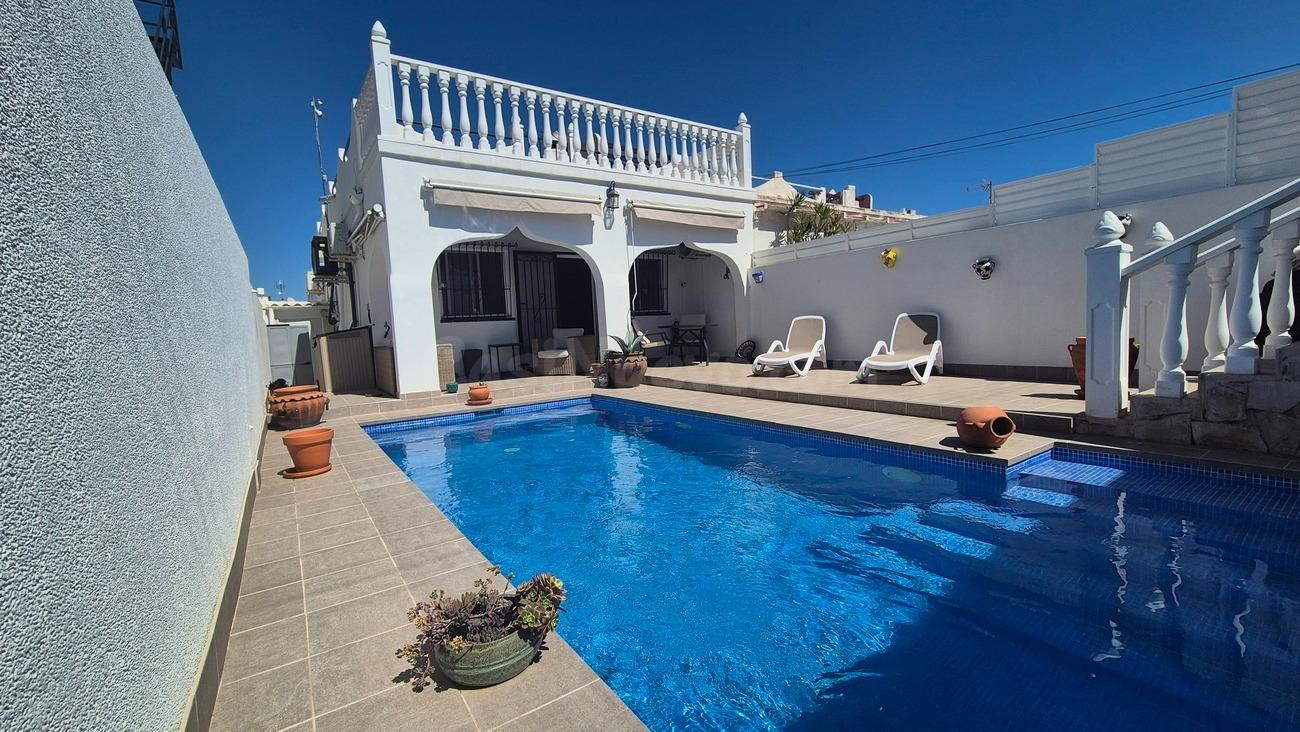 Casa adosada de 2 habitaciones en venta en San Miguel de Salinas