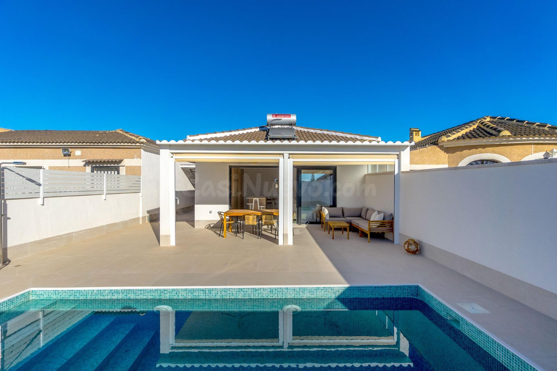 VILLA RECIÉN REFORMADA CON PISCINA PRIVADA EN EL CHAPARRAL, TORREVIEJA