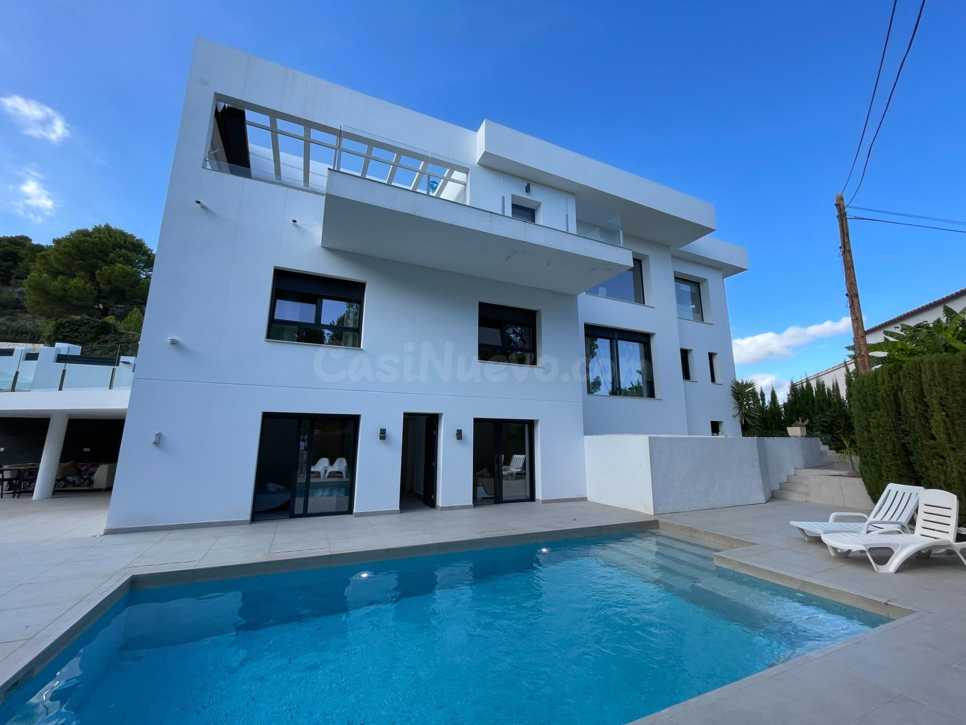 EXCLUSIVA VILLA INDEPENDIENTE EN CALPE CUCARRES CON VISTAS AL MAR