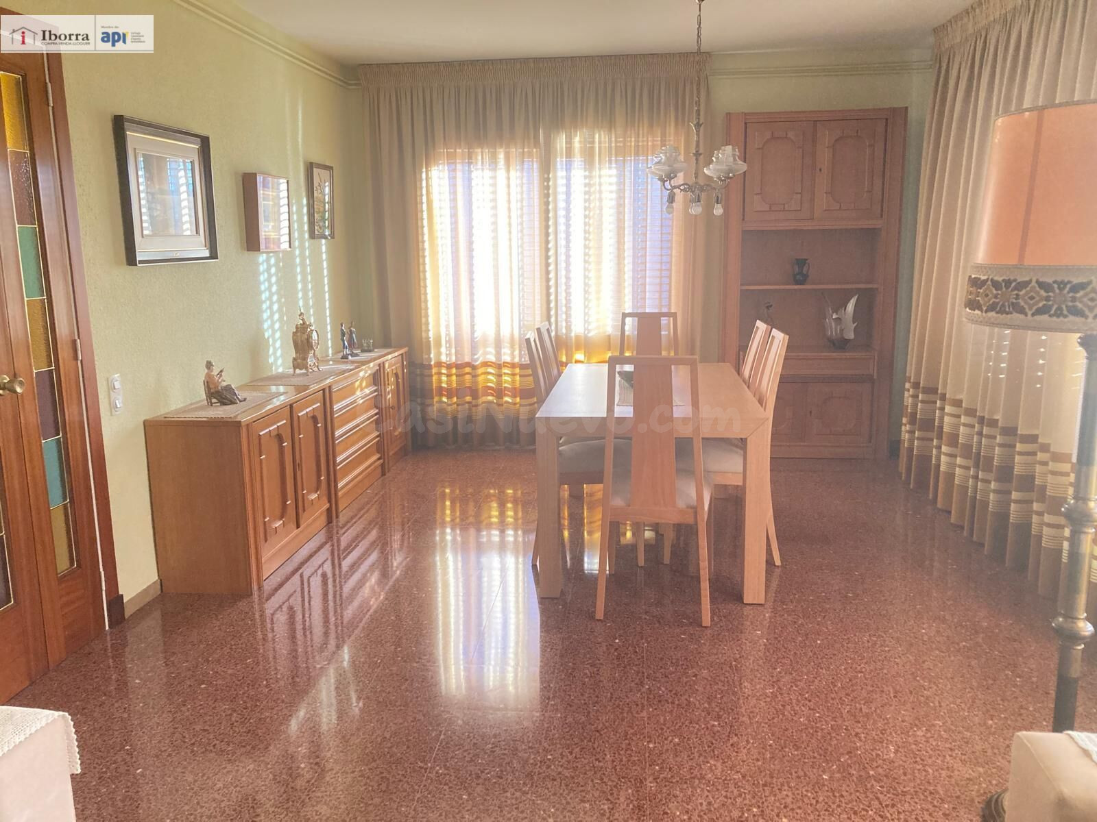 Edificio con local y 2 viviendas en Tordera - foto 2