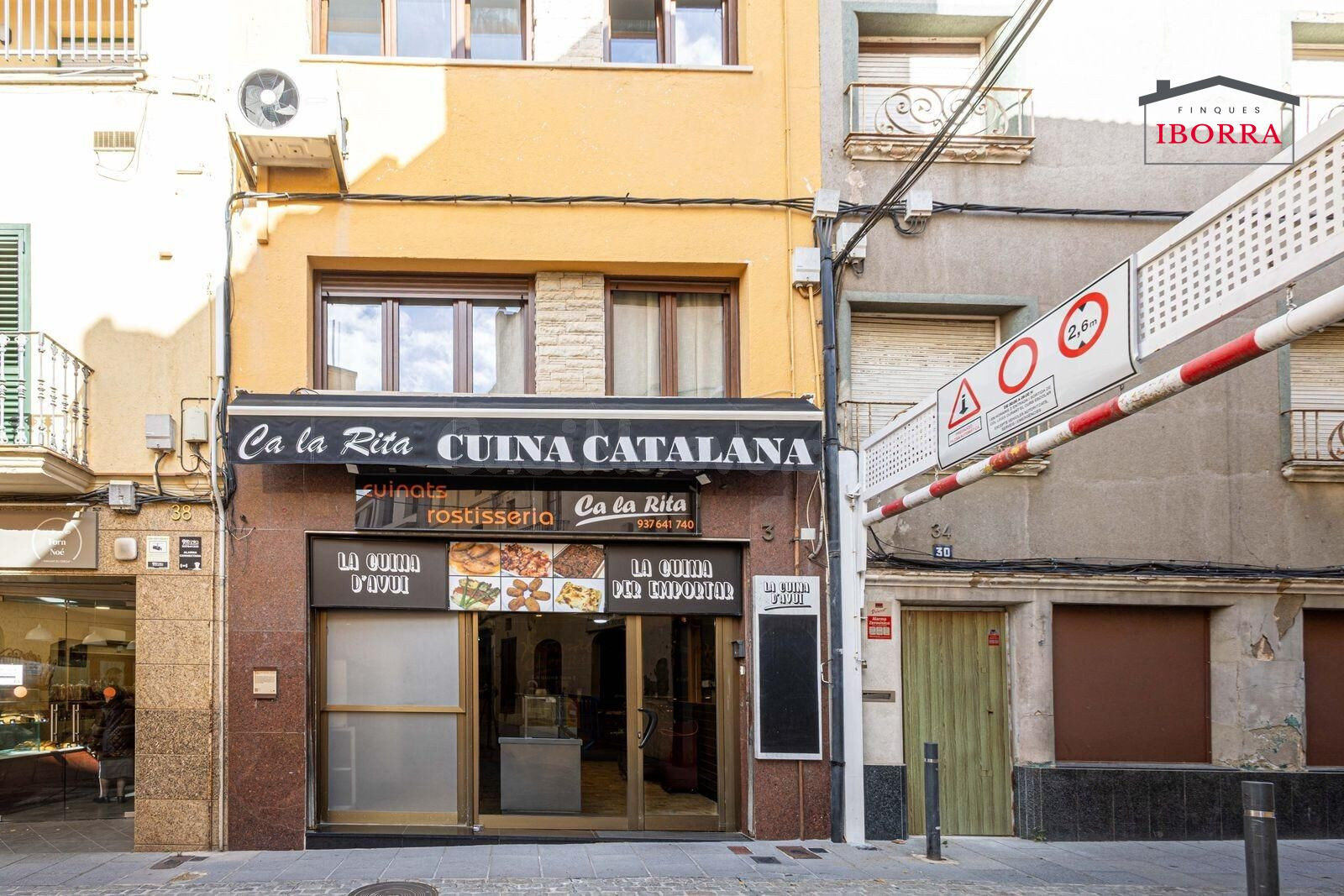 CASA CON LOCAL COMERCIAL EN EL CENTRO DE TORDERA