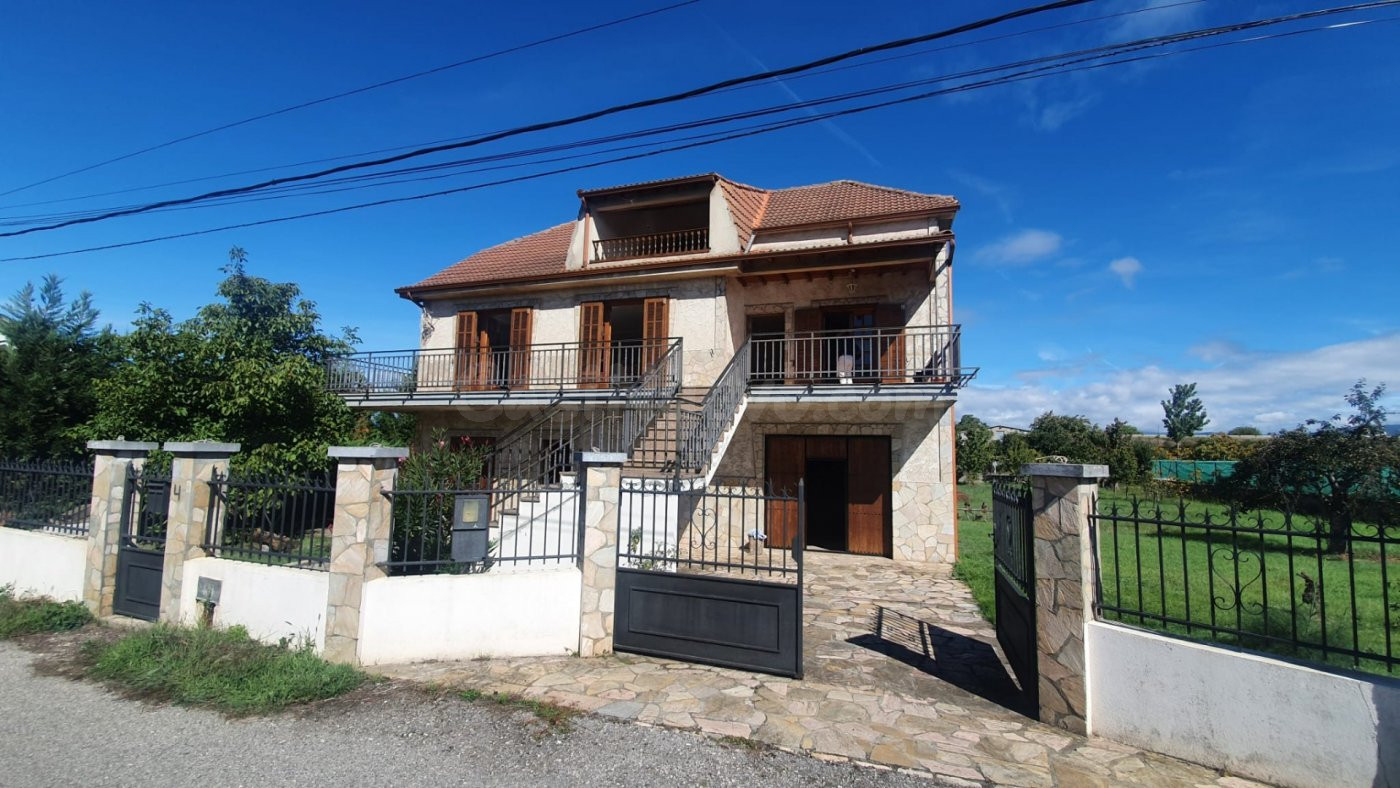 FABULOSO CHALET INDEPENDIENTE EN FUENTESNUEVAS