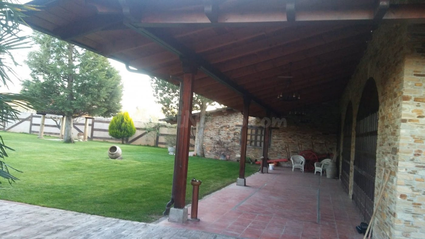 CHALET EN VENTA EN SAN ANDRES DE MONTEJOS - foto 3