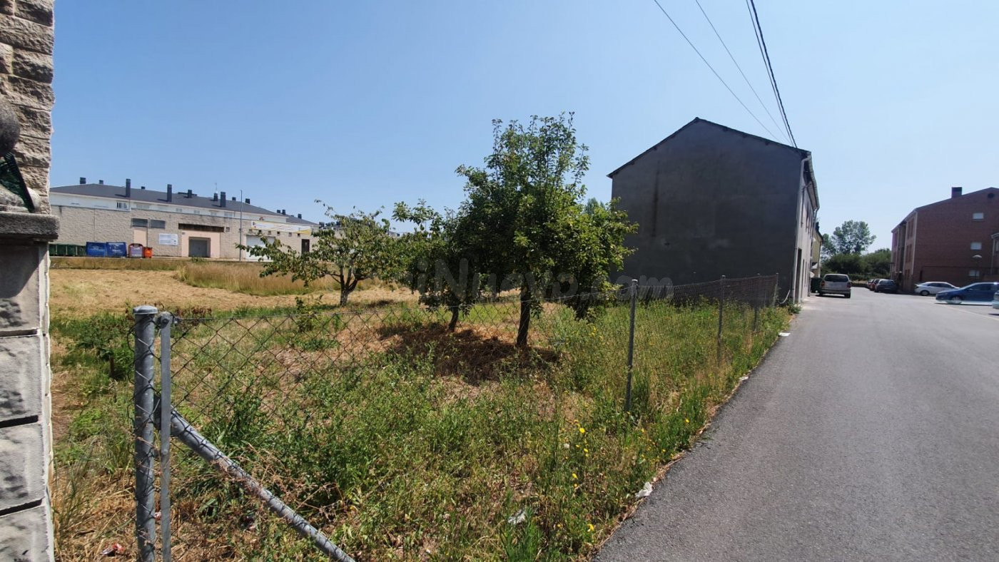 SOLAR EN VENTA EN CAMPONARAYA CON 18 METROS DE FACHADA - foto 2