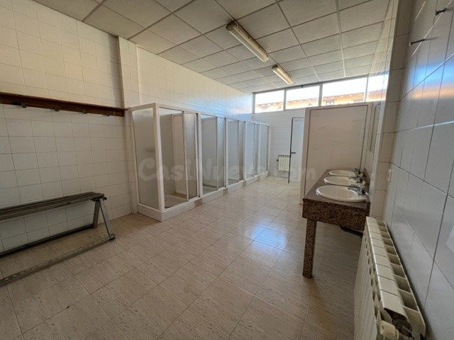 SE VENDE NAVE EN POLIGONO DE BEMBIBRE - foto 3