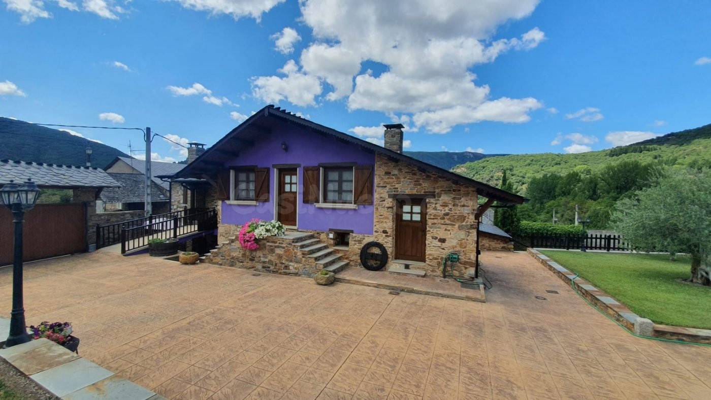 SE VENDE CASA DE PIEDRA HECHA A CAPRICHO, IDEAL CASA RURAL O