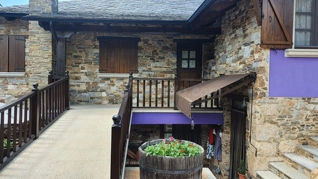 SE VENDE CASA DE PIEDRA HECHA A CAPRICHO, IDEAL CASA RURAL O - foto 3