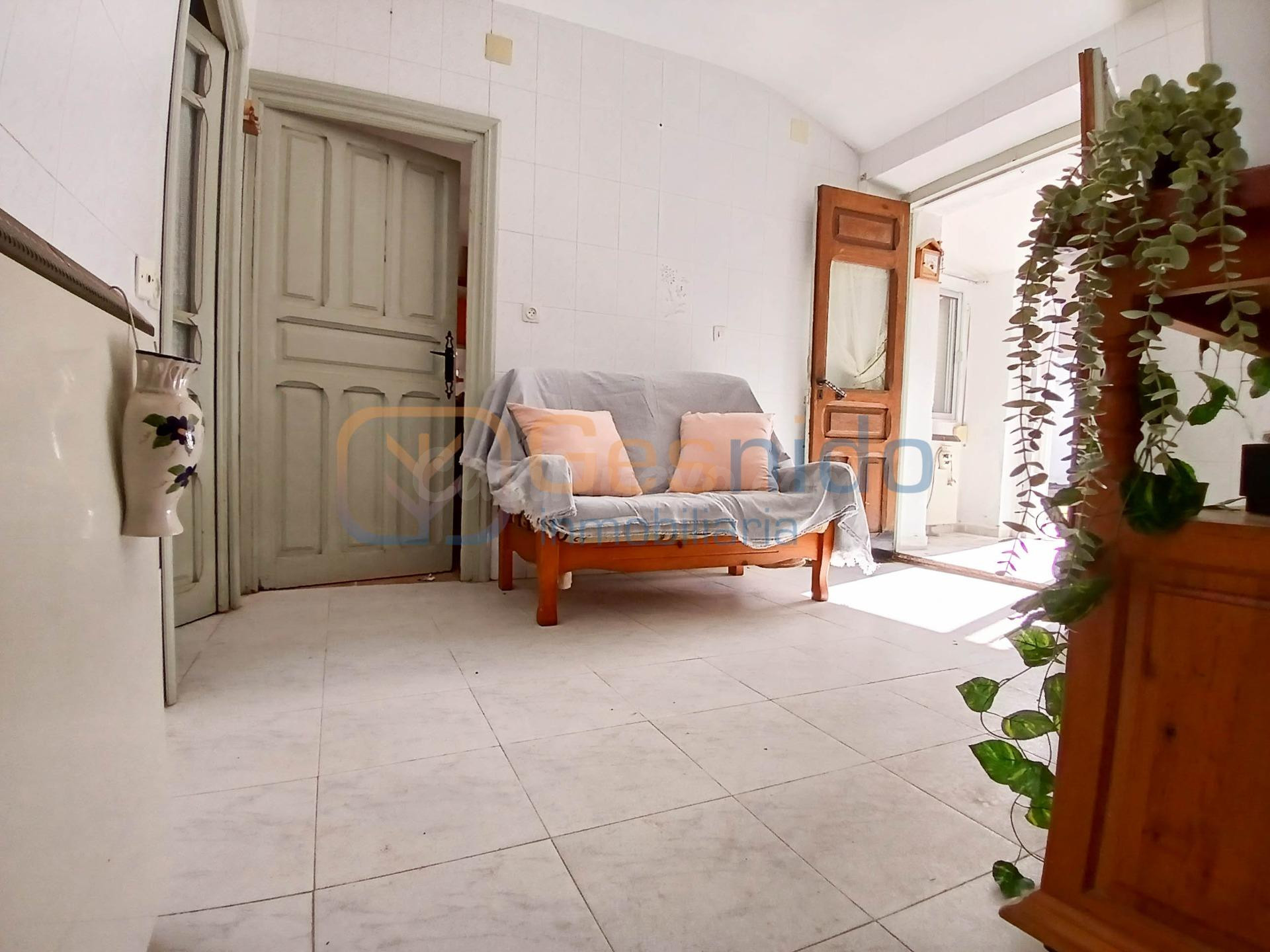 ESTUPENDA CASA en NAVAFRIA (SEGOVIA) con AMPLIA PARCELA - foto 2
