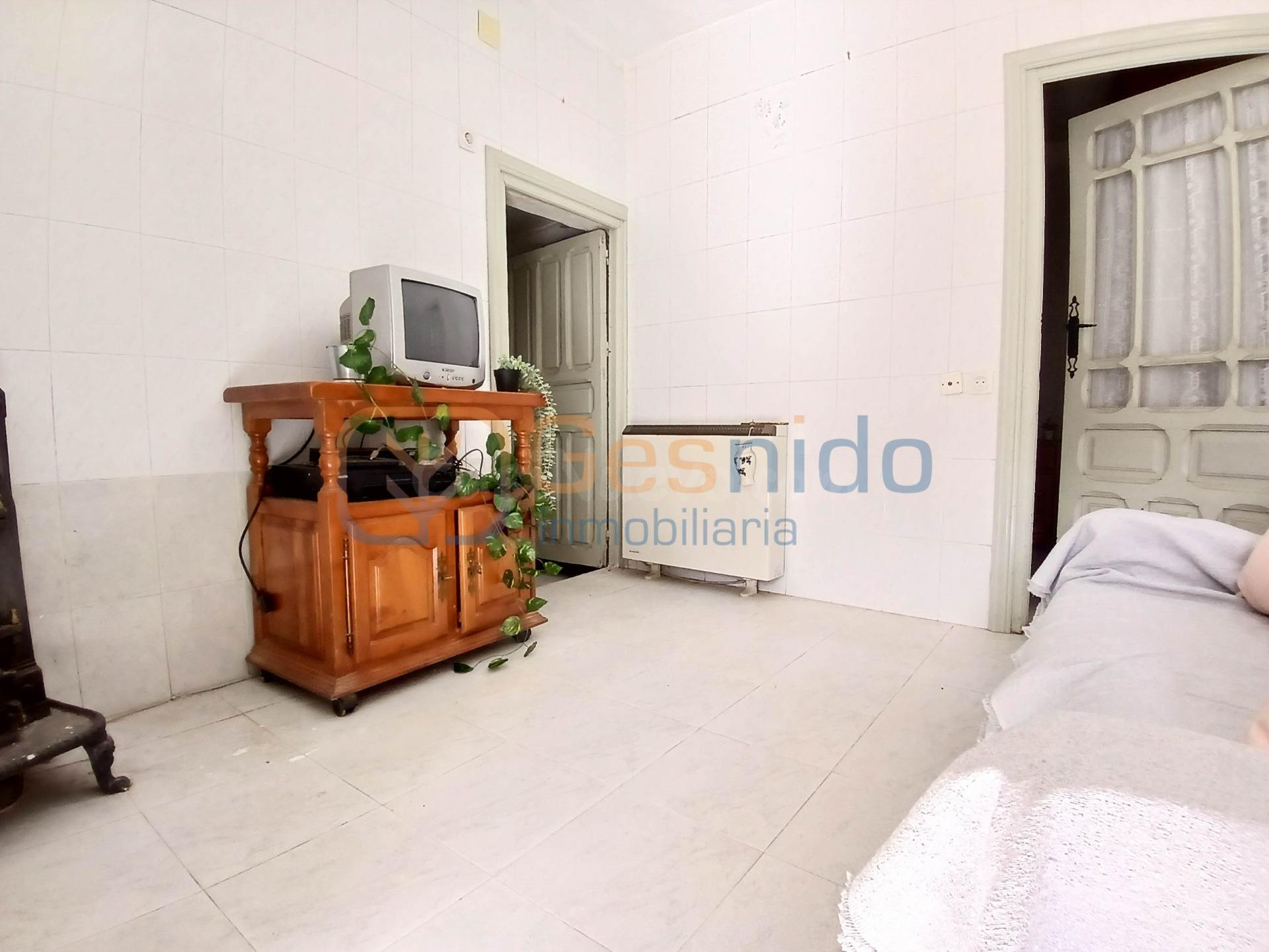 ESTUPENDA CASA en NAVAFRIA (SEGOVIA) con AMPLIA PARCELA - foto 5