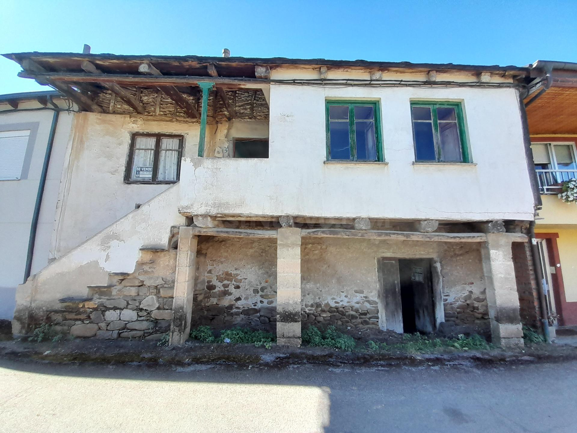 CASA RUSTICA CON TERRENO EN DEHESAS
